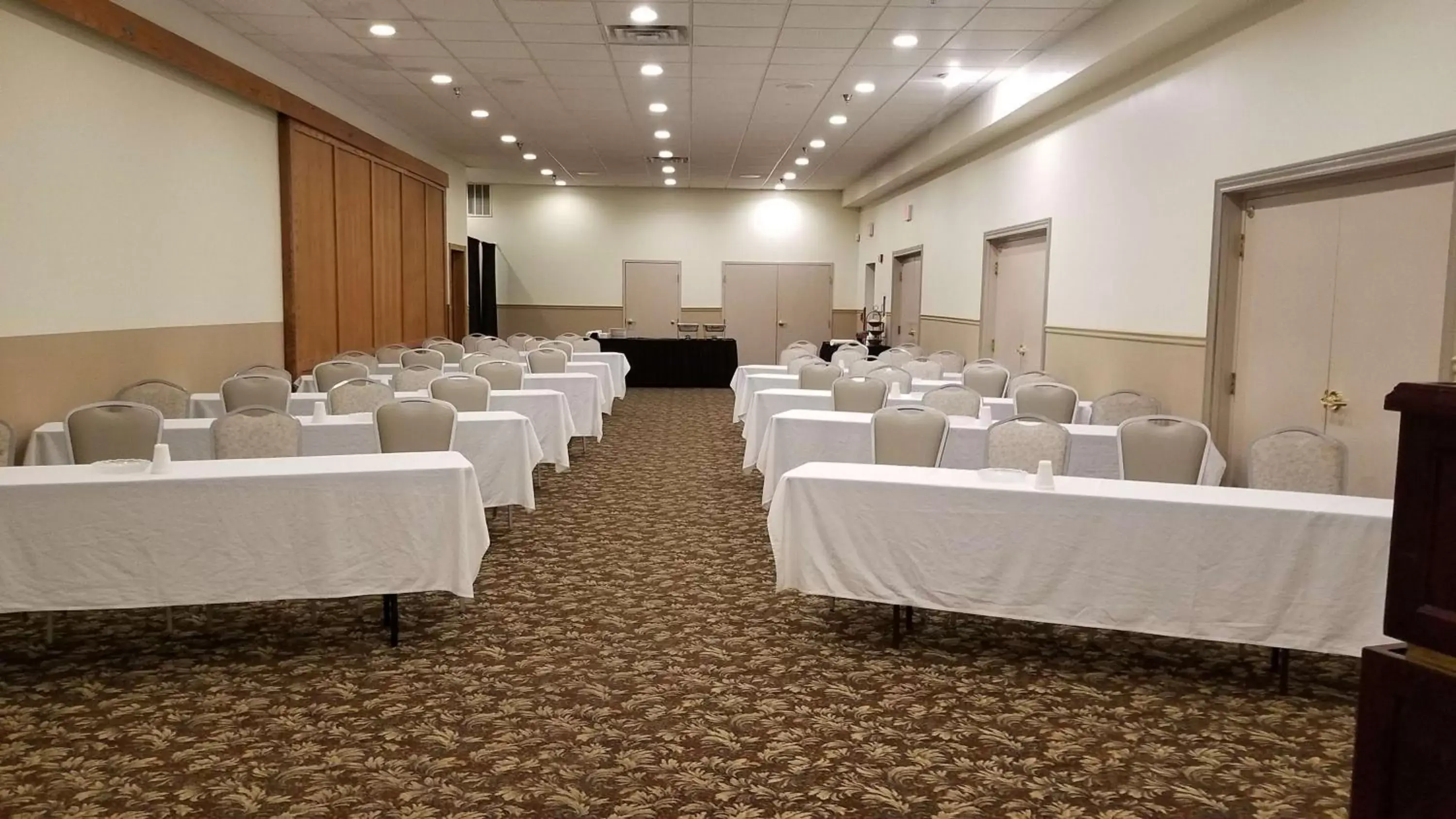 Banquet/Function facilities in Comfort Inn & Suites at I-74 and 155