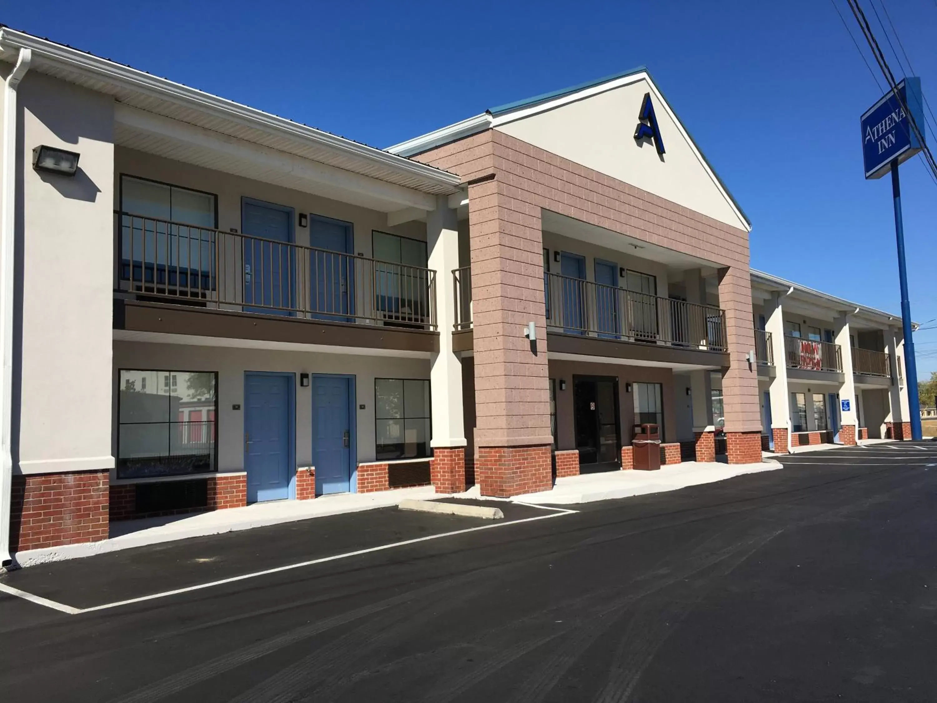 Facade/entrance, Property Building in Athena Inn Chattanooga