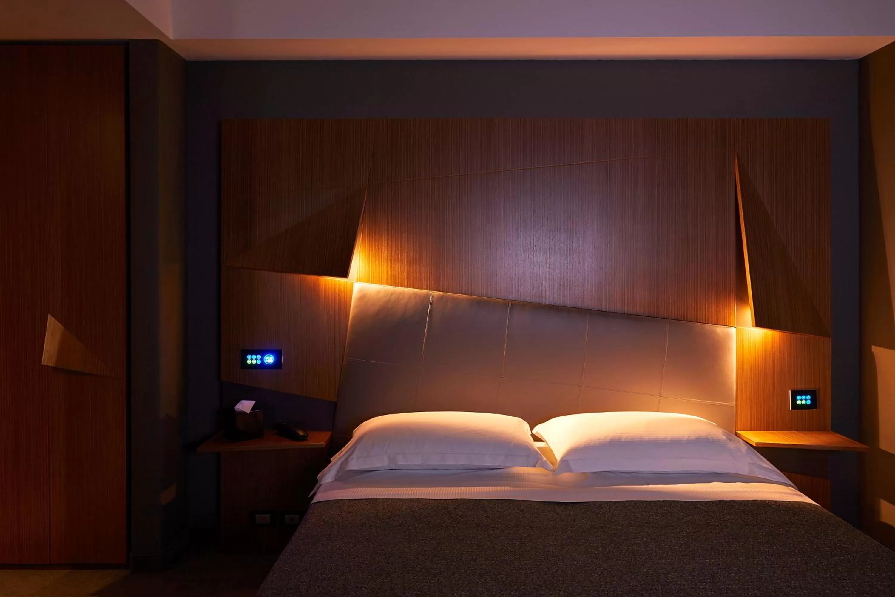 Bedroom, Bed in Hotel The Building