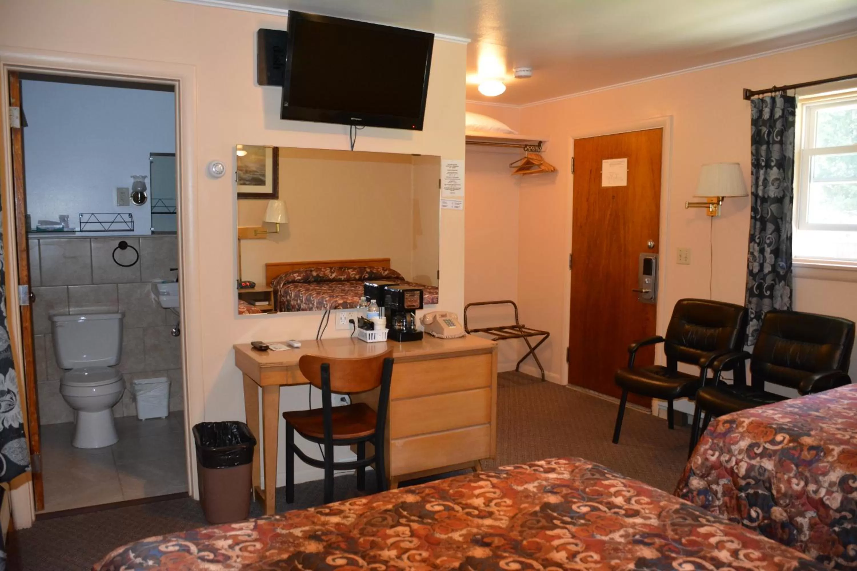 TV and multimedia in The Village Motel