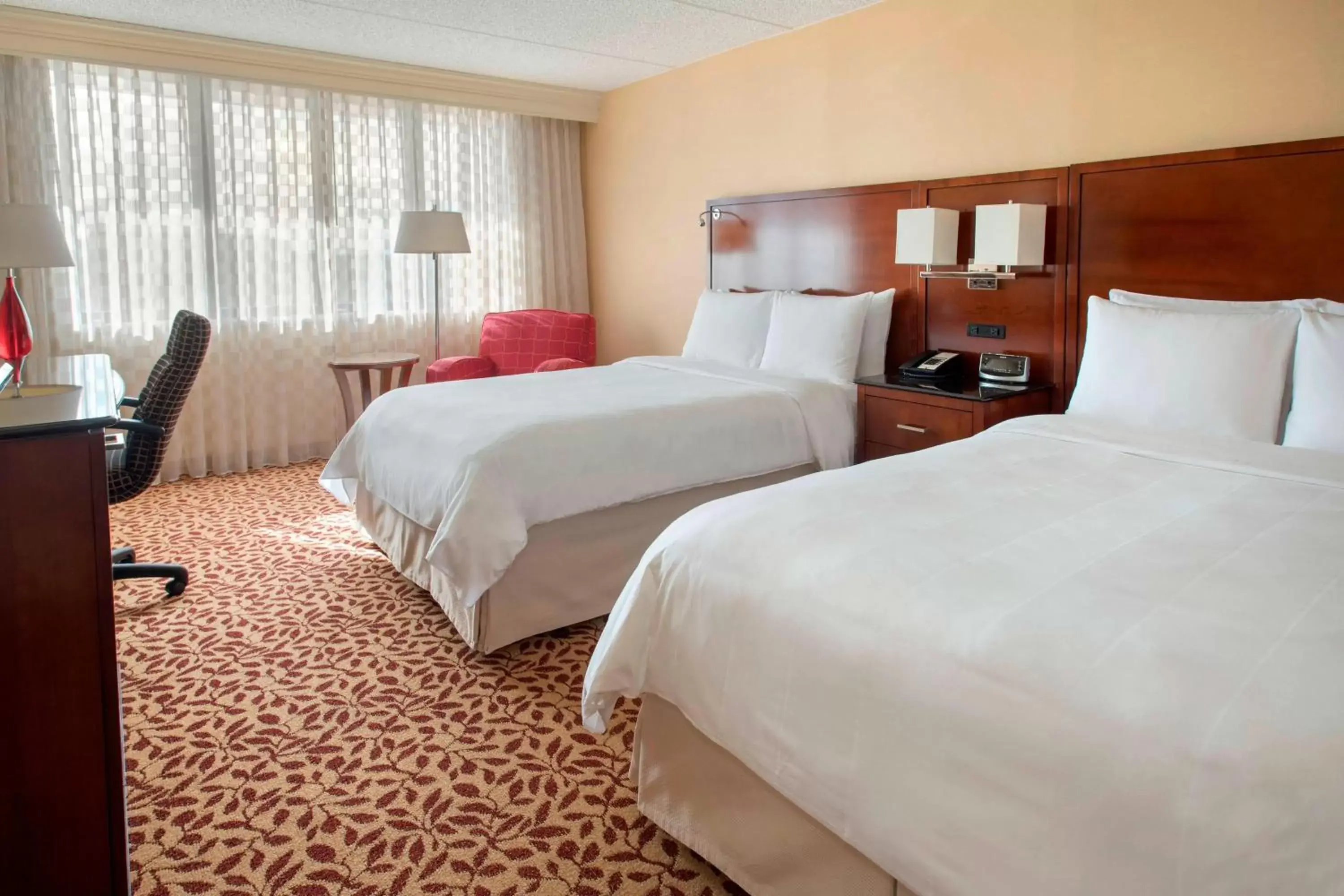 Photo of the whole room, Bed in Long Island Marriott Hotel