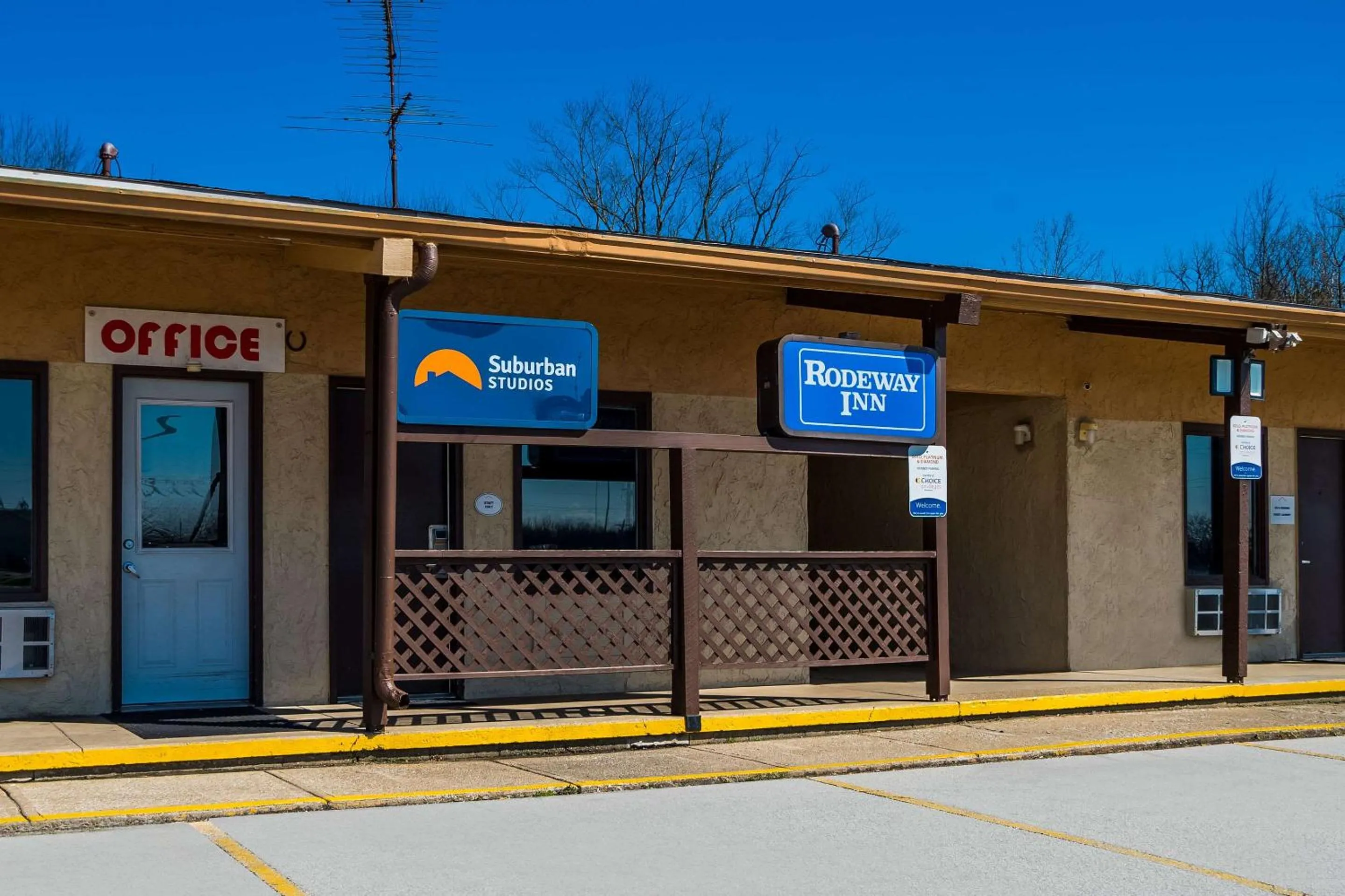 Property building in Rodeway Inn