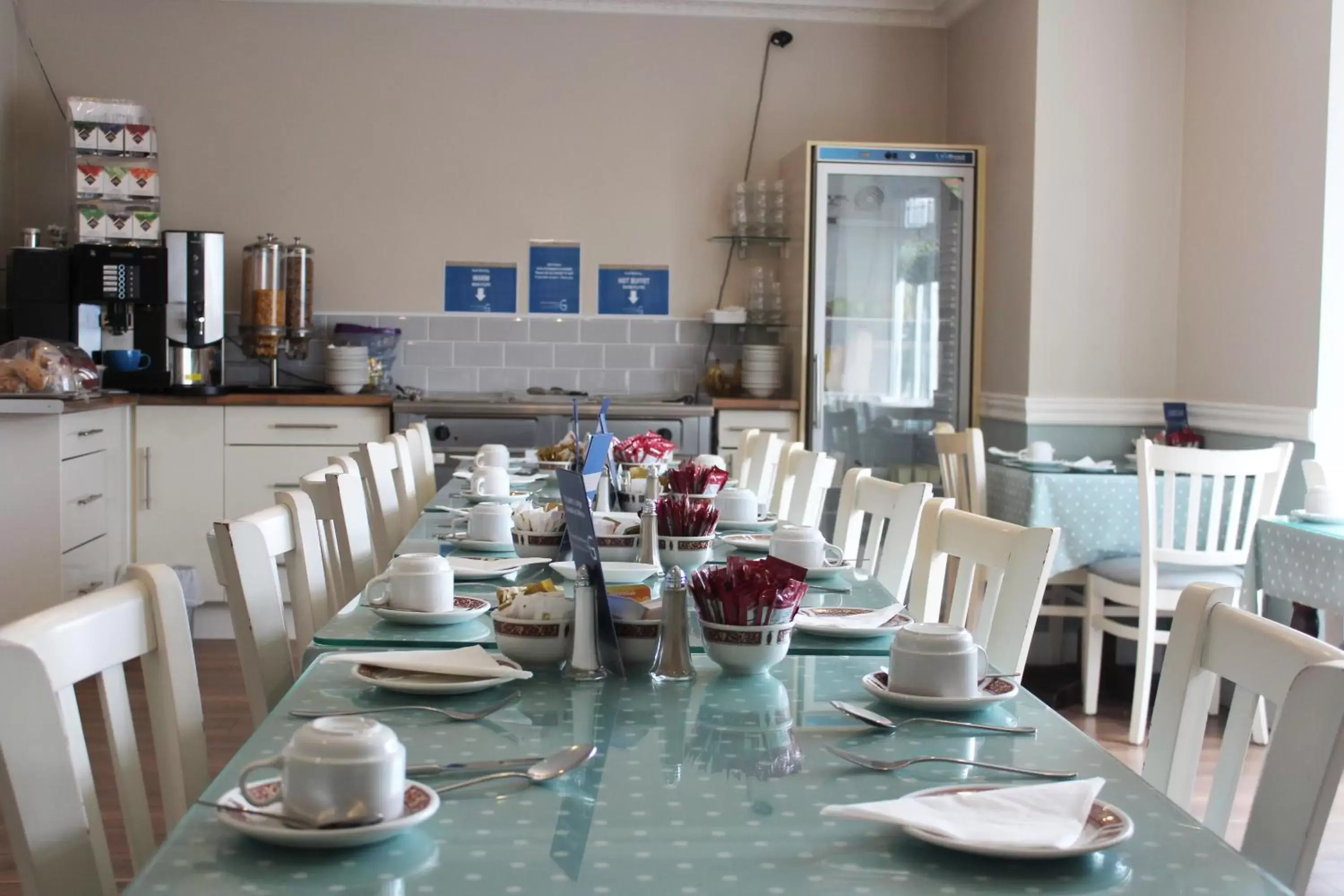 Coffee/tea facilities, Restaurant/Places to Eat in St. Judes Lodge B&B