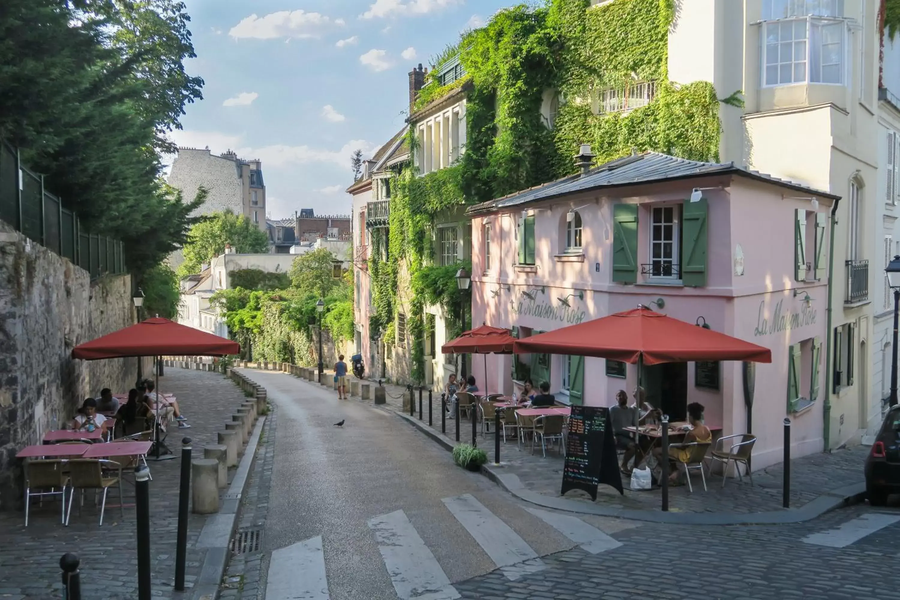 Neighbourhood in Hotel Apolonia Paris Montmartre; Sure Hotel Collection by Best Western