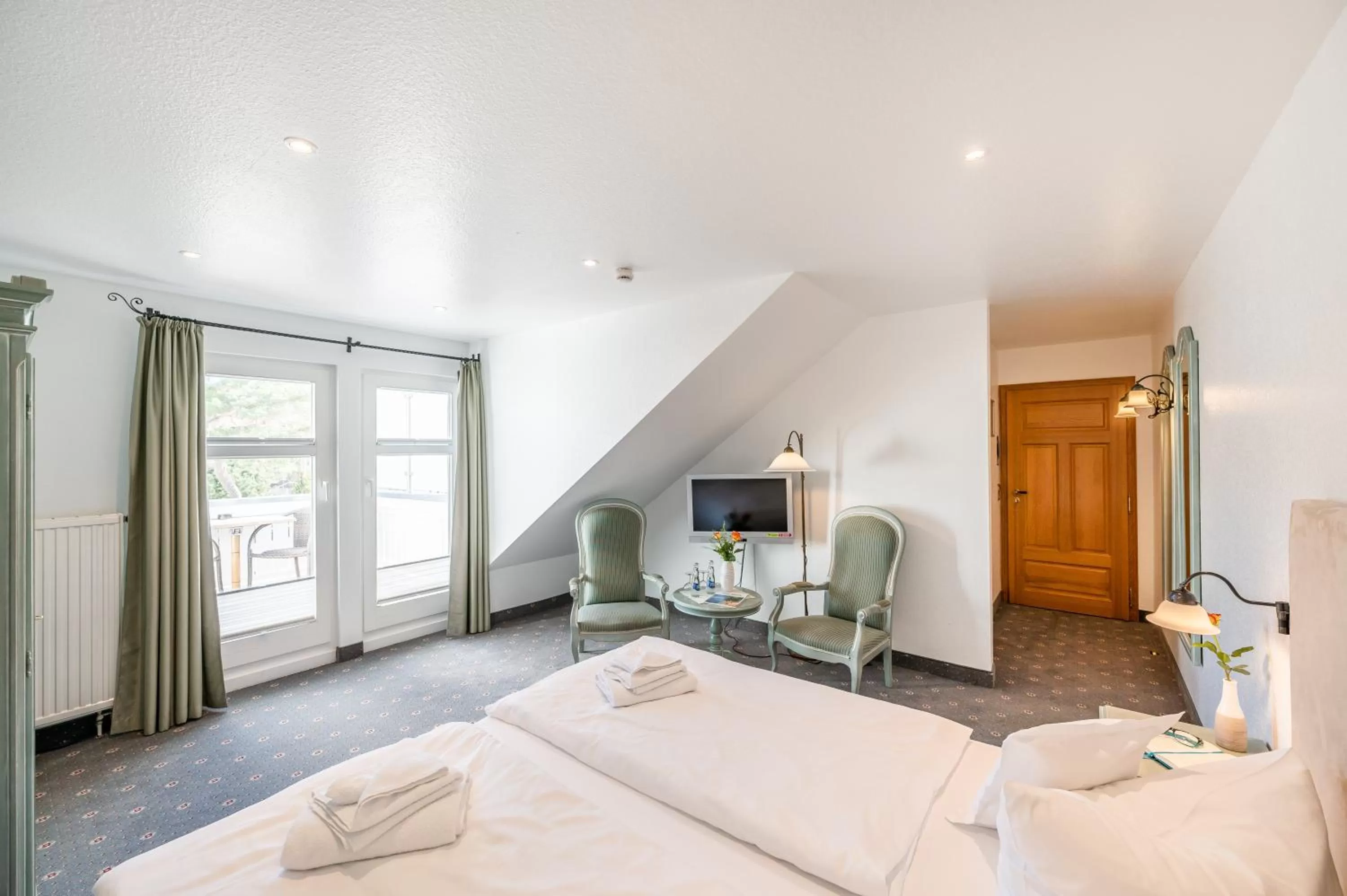 Photo of the whole room, Bed in Hotel Villa Neander