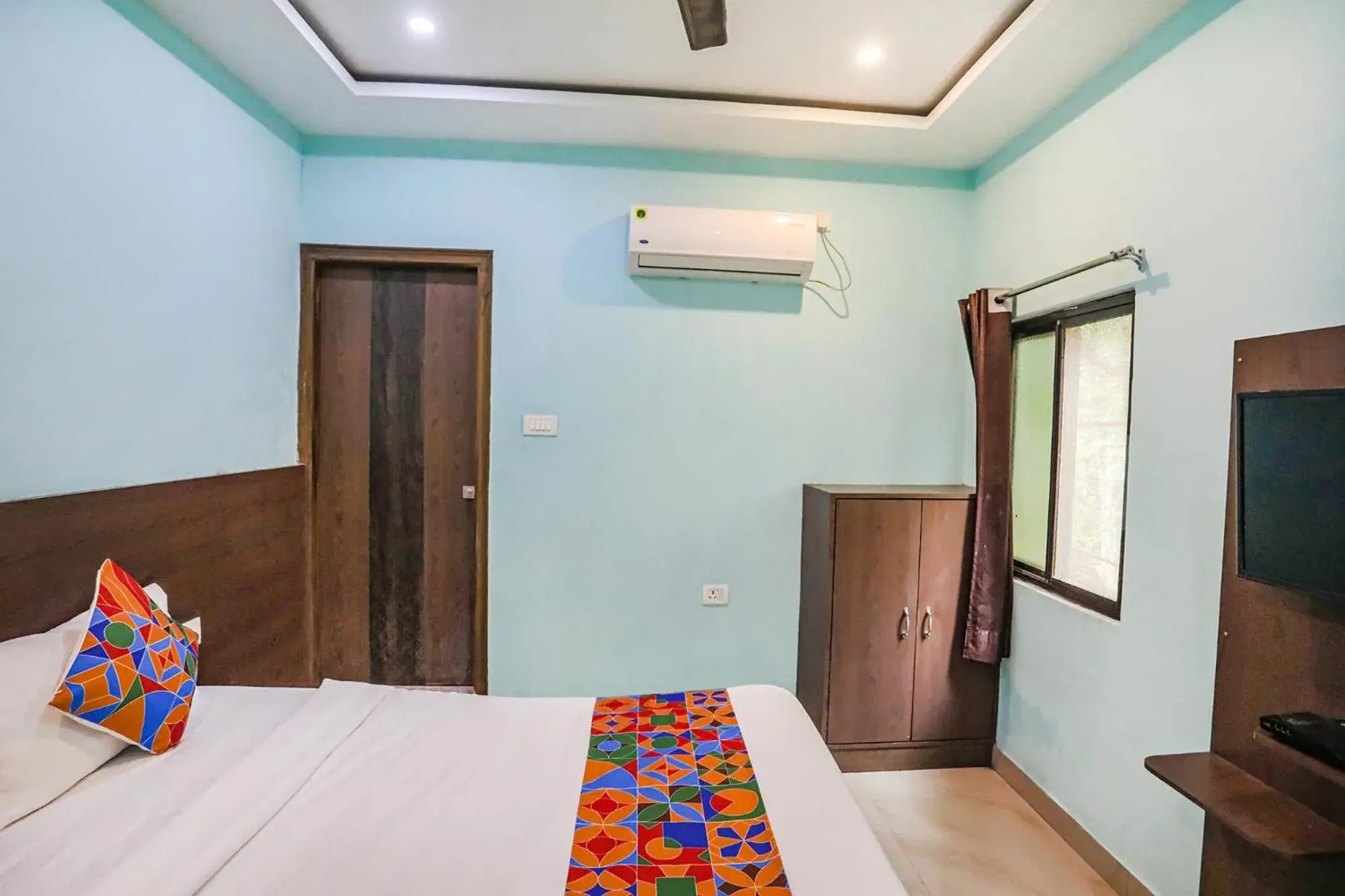 TV and multimedia, Bed in FabExpress Banarasi Kothi