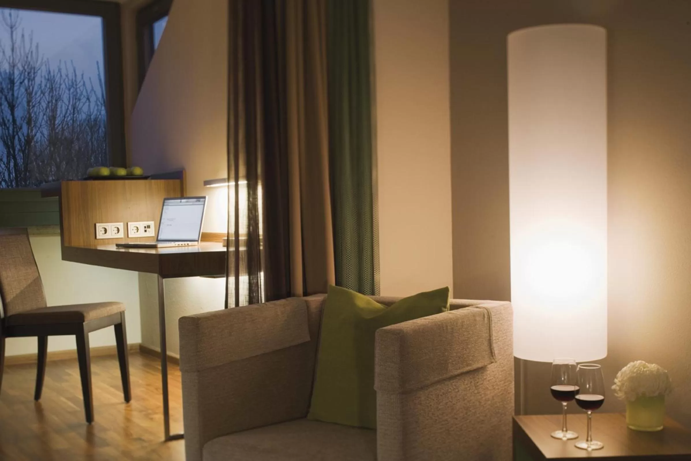 Seating area in Mövenpick Hotel München-Airport