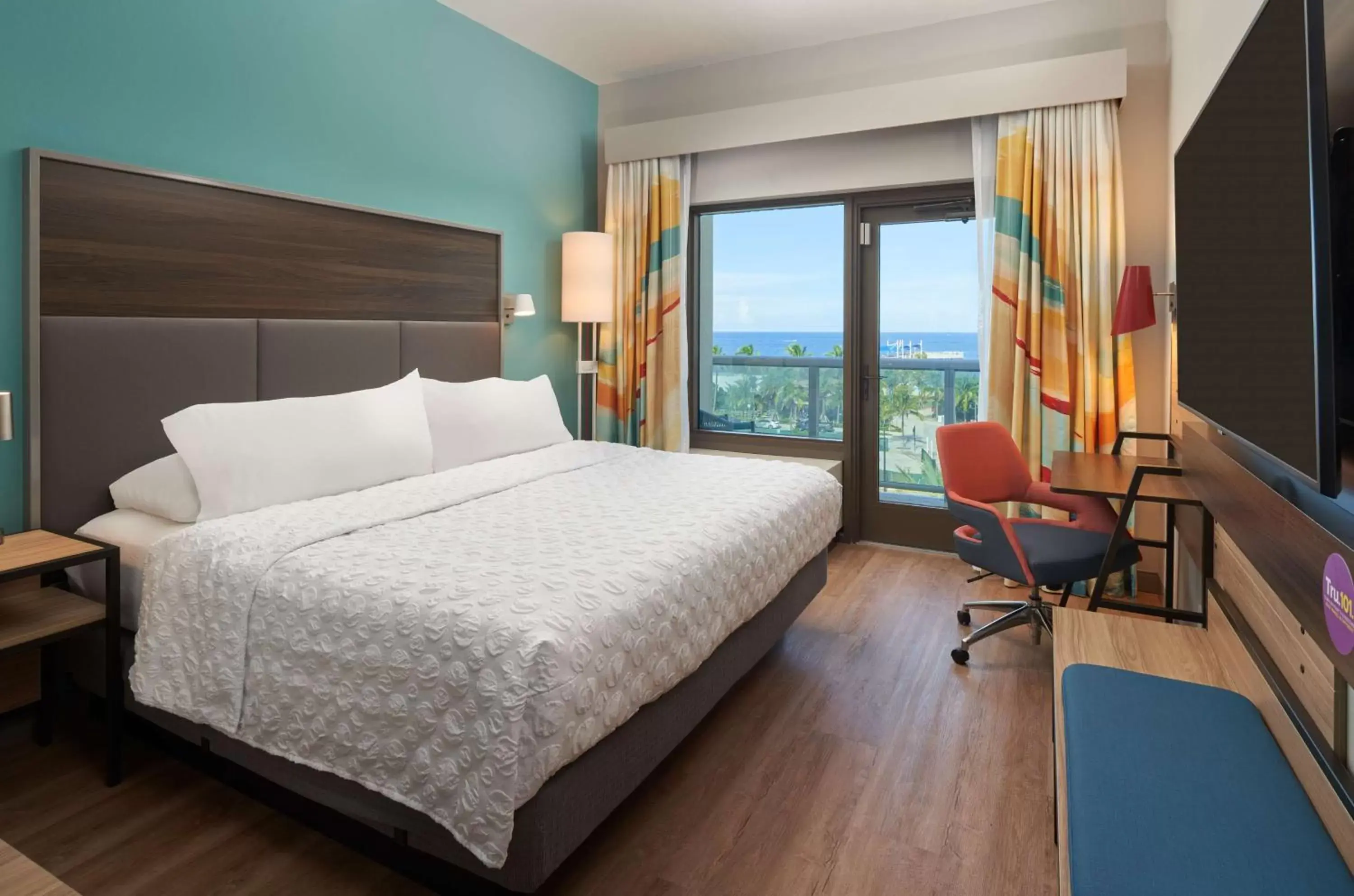 Bed in Tru By Hilton Pompano Beach Pier Bed in Tru By Hilton Pompano Beach Pier