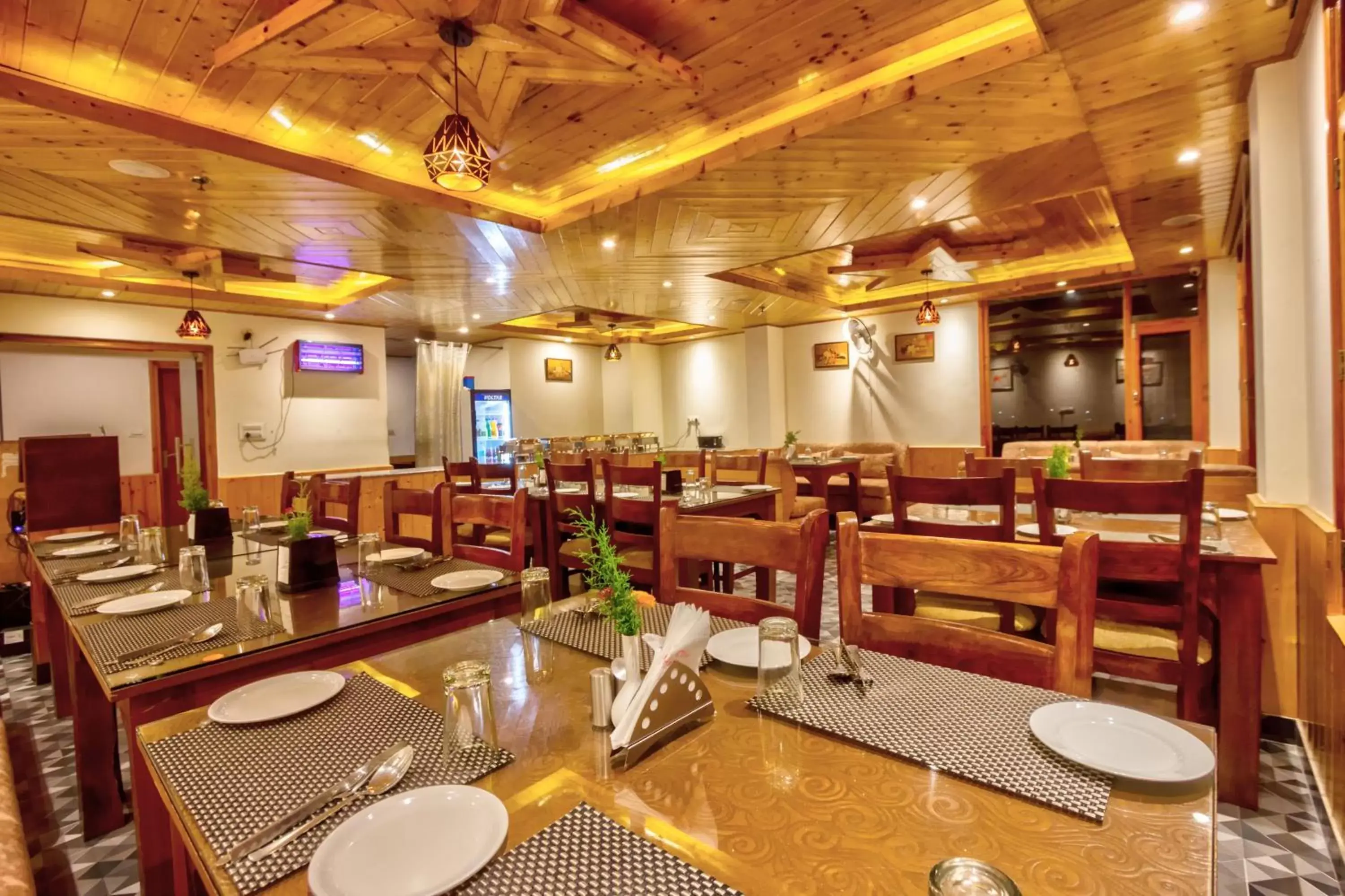 Restaurant/places to eat in Snow City's Montana Blues Resort Manali - Heated & Air-Cooled Stay Restaurant/places to eat in Snow City's Montana Blues Resort Manali - Heated & Air-Cooled Stay