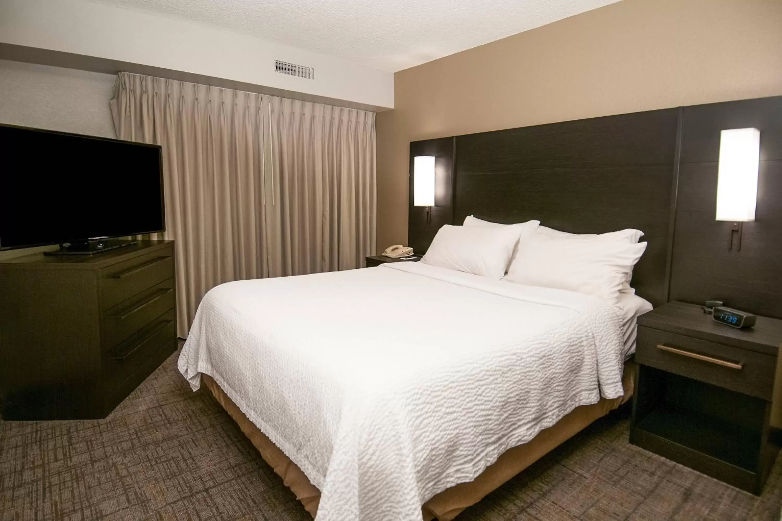 Bedroom, Bed in Residence Inn by Marriott Springdale