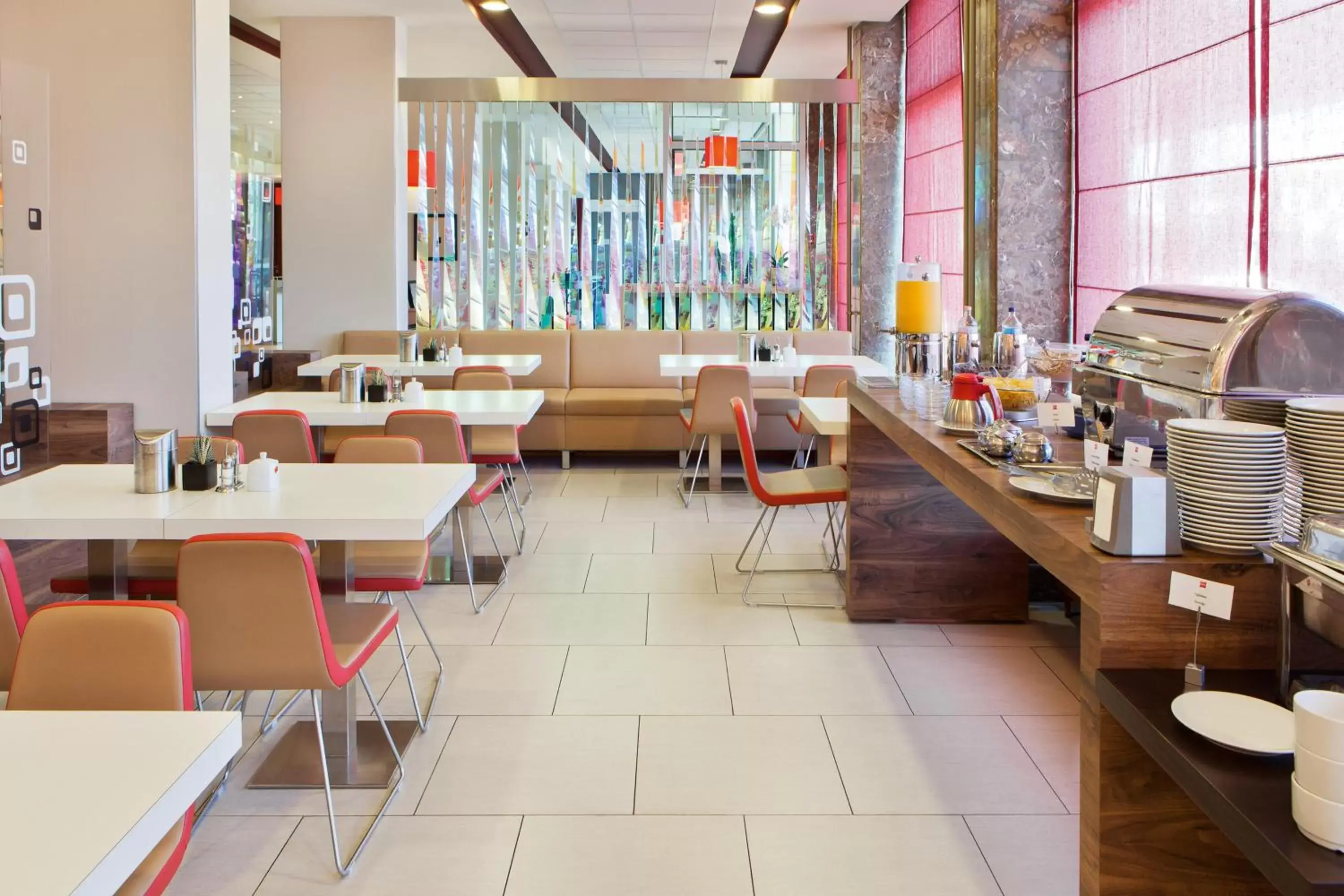 Breakfast, Restaurant/Places to Eat in Ibis Budapest Citysouth