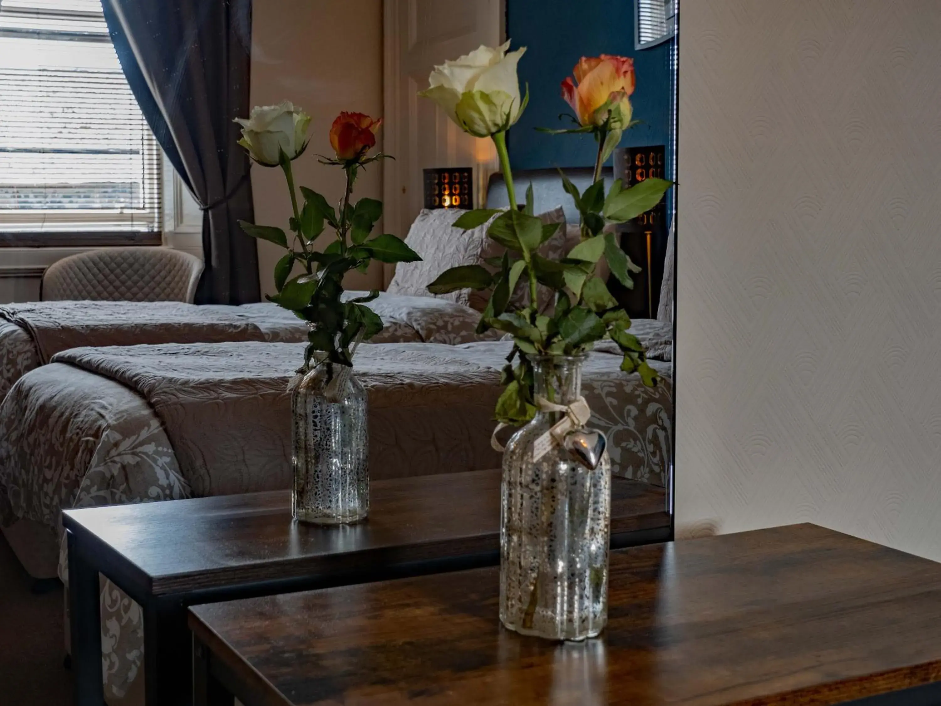 Bedroom in The Old Cross Inn