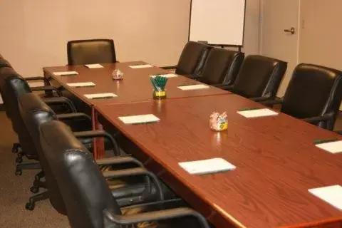 Meeting/conference room, Business Area/Conference Room in Maron Hotel & Suites