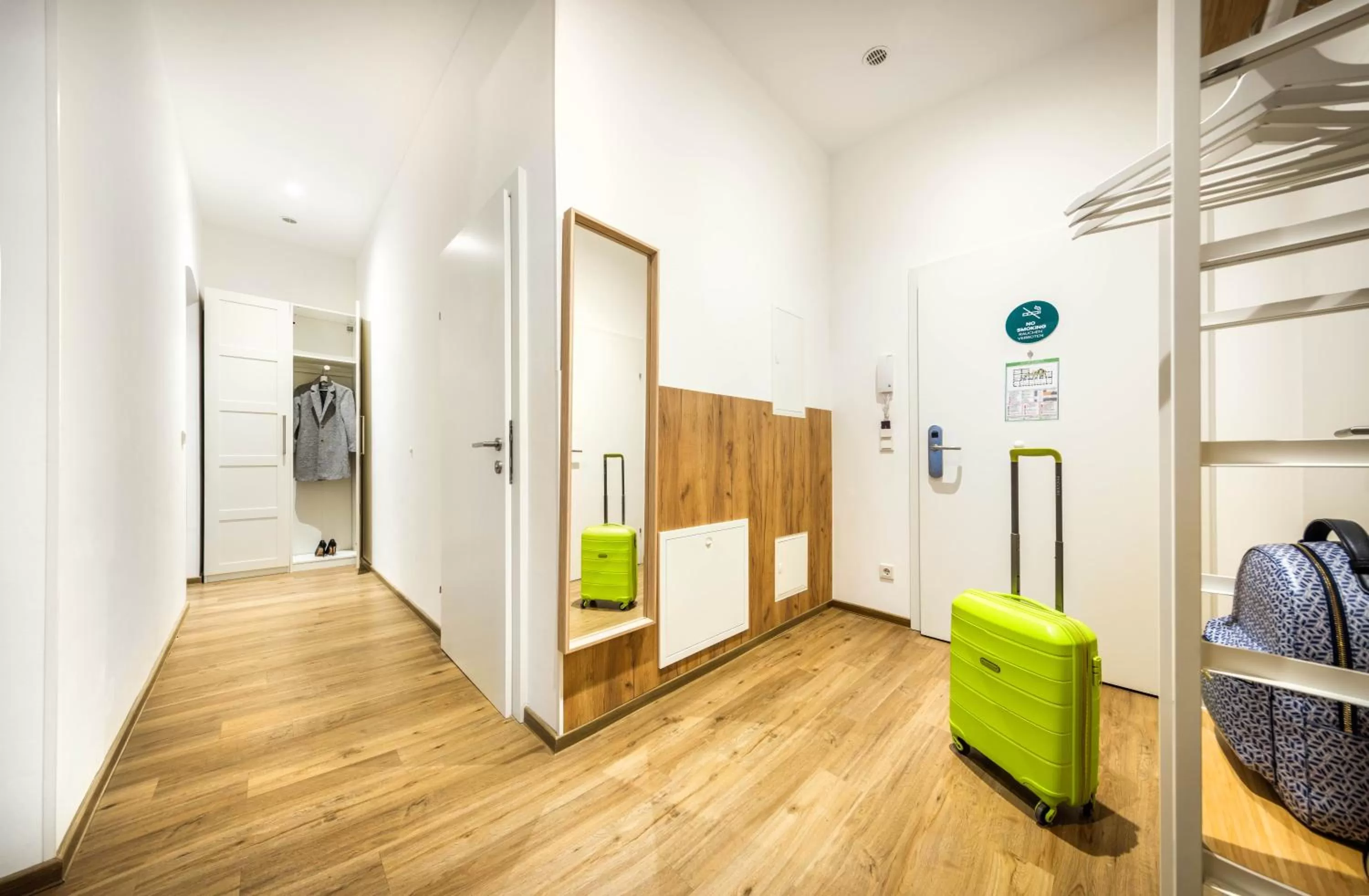 Other in Jimmy's Apartments Emerald