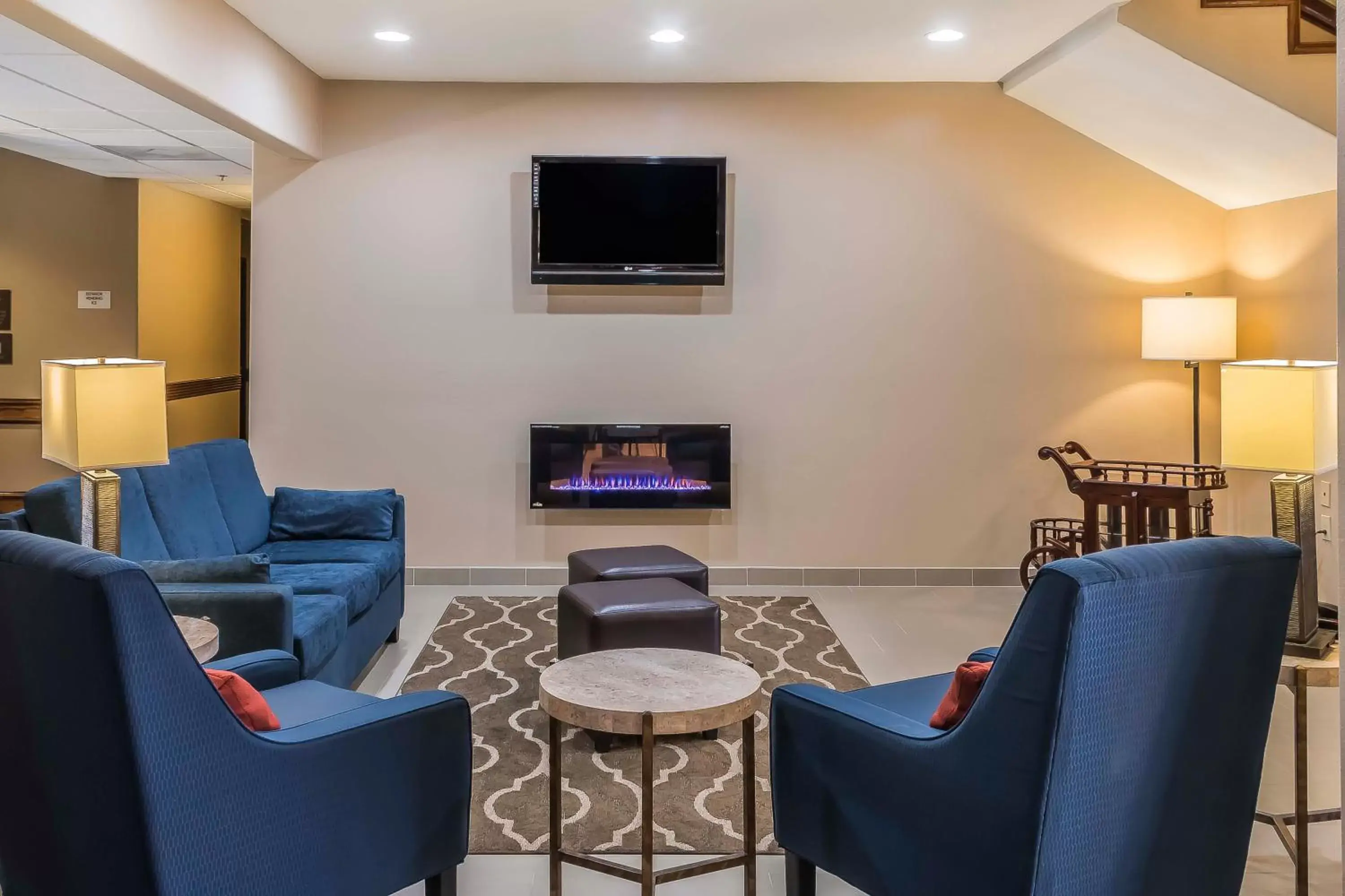 Lobby or reception, Seating Area in MainStay Suites Edinburg