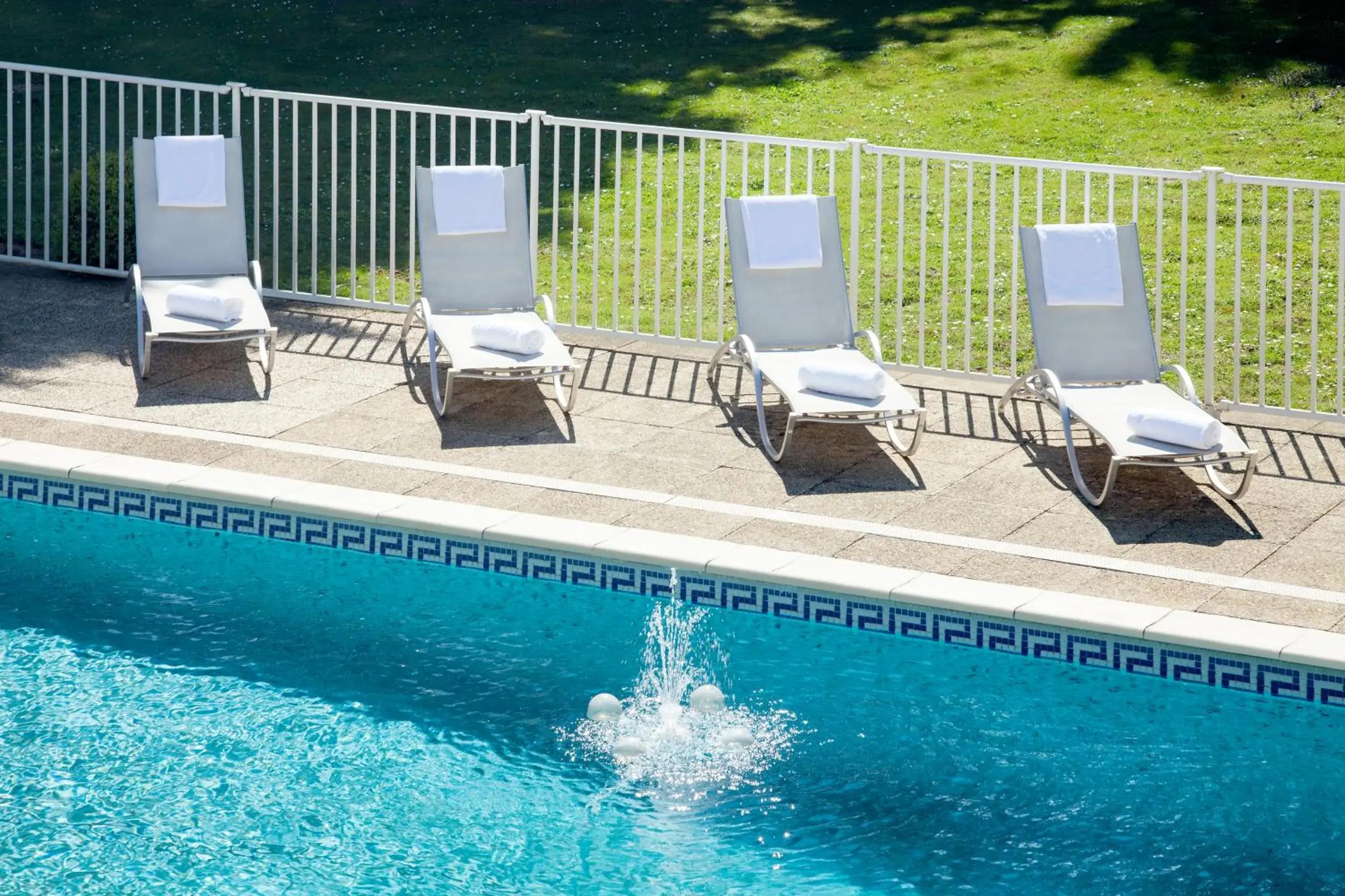 Swimming Pool in Novotel Poissy Orgeval