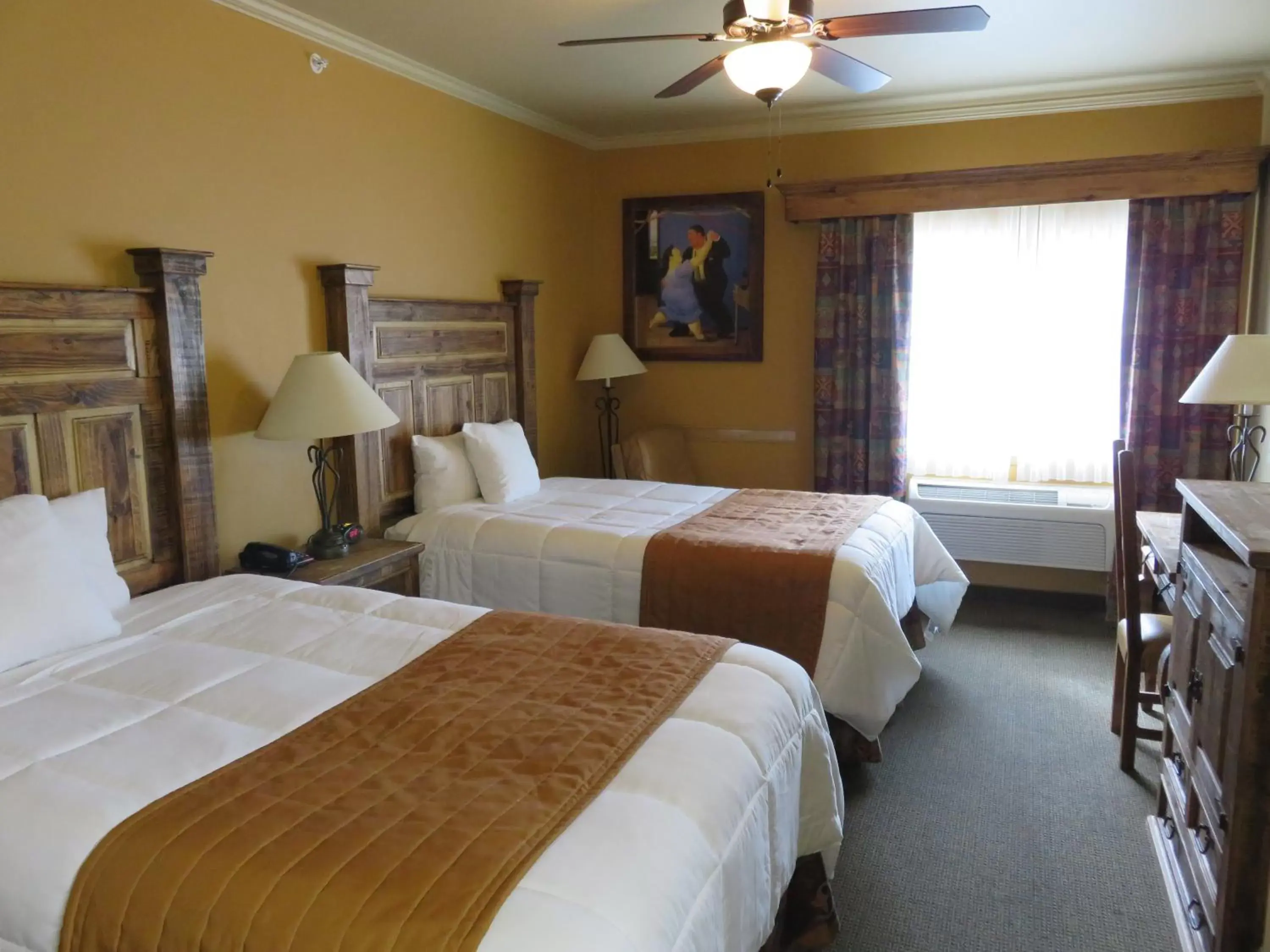 Photo of the whole room, Bed in La Hacienda Inn