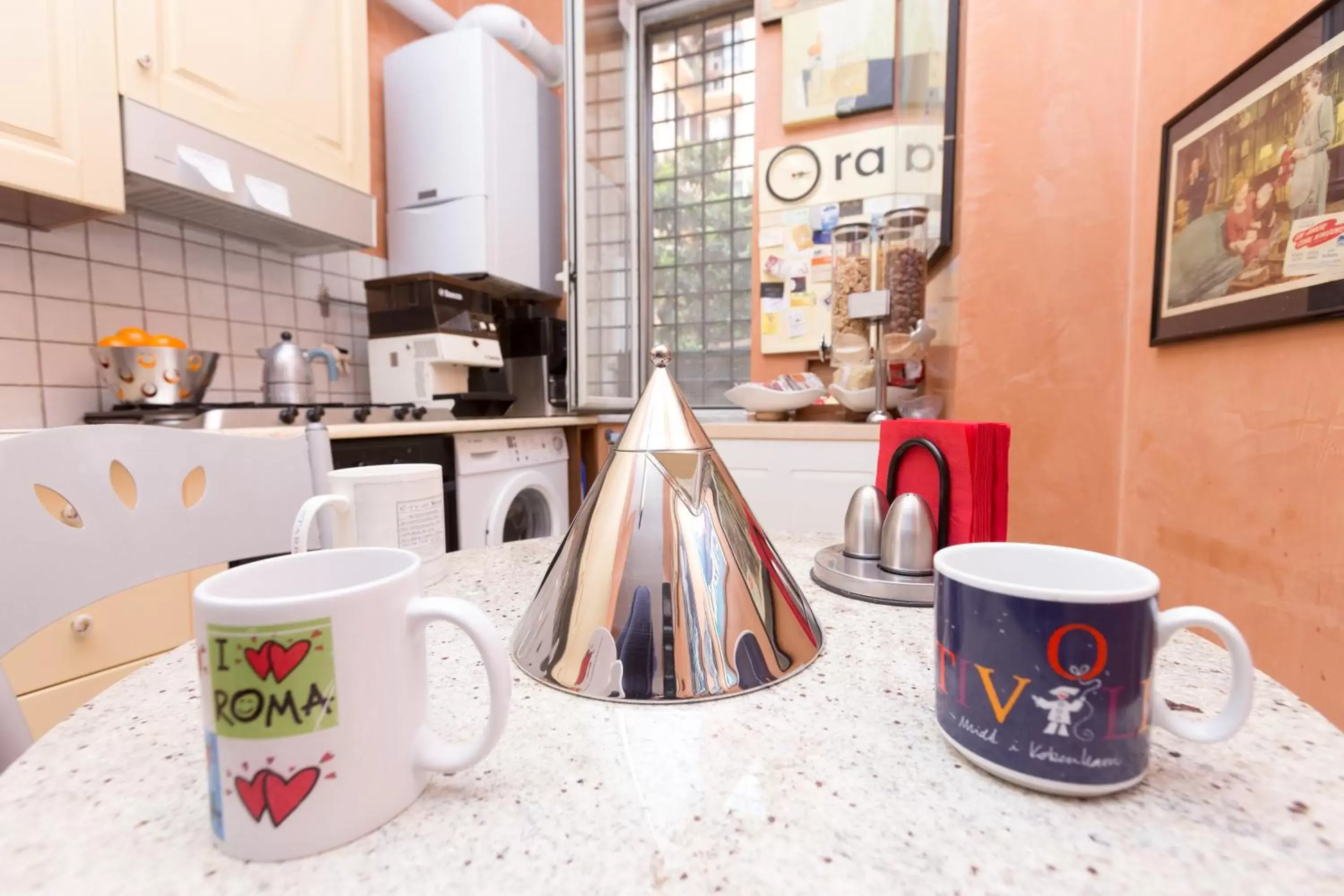 Coffee/tea facilities, Kitchen/Kitchenette in DomusAmor Colosseo