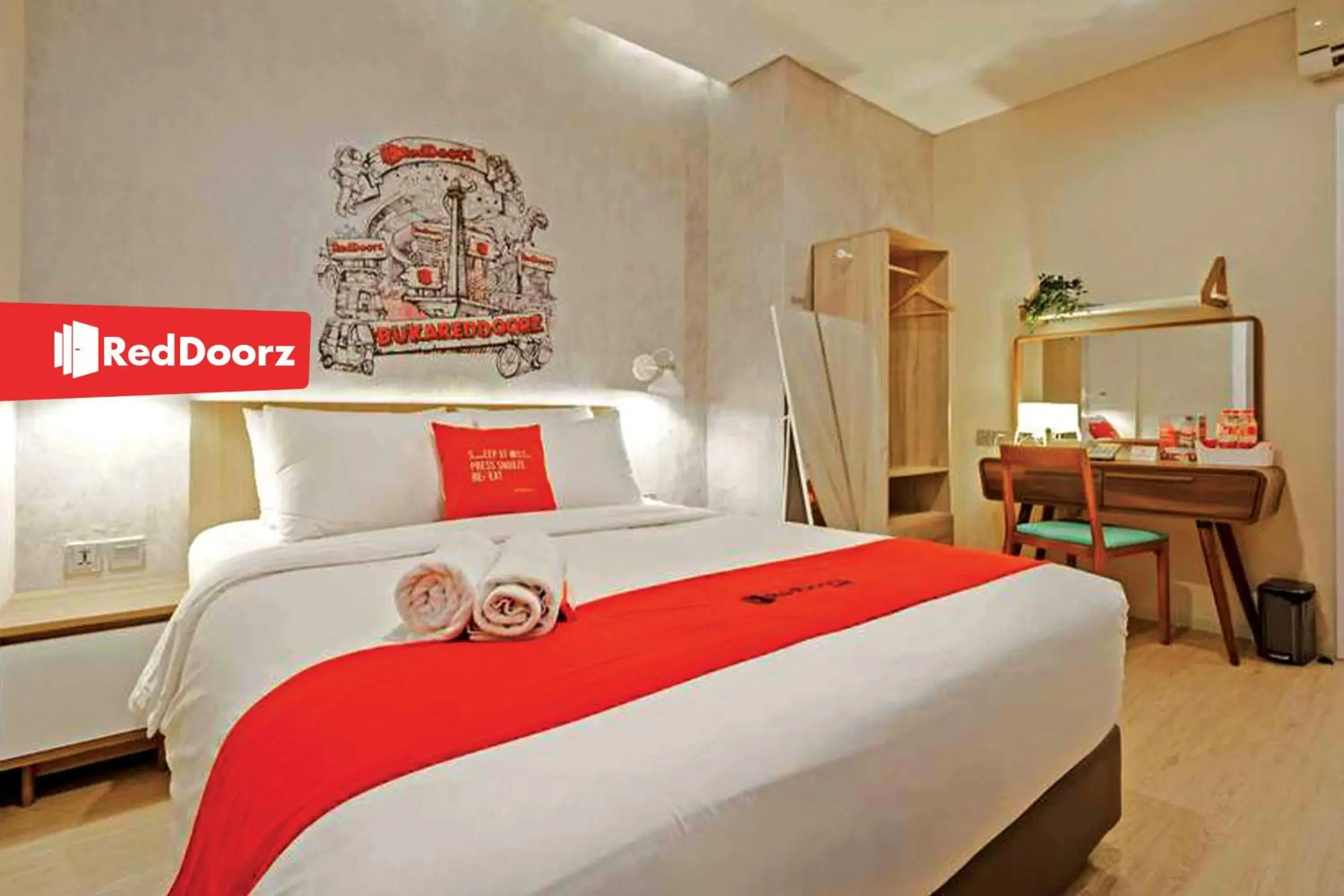 Bedroom, Bed in RedDoorz Plus @ Cideng Barat