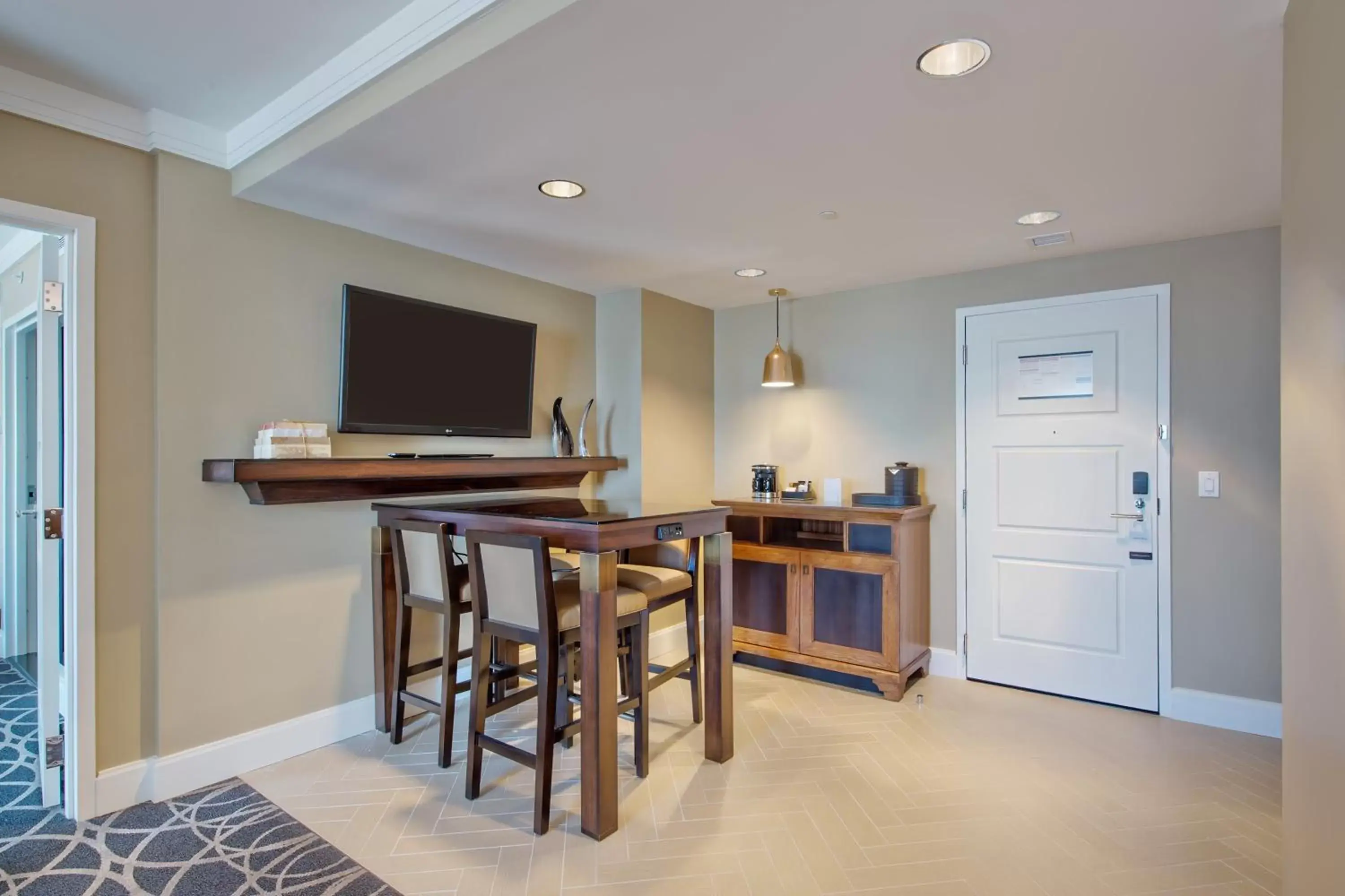 ADA One Bedroom Suite - 1 King Bed in Omni Nashville Hotel ADA One Bedroom Suite - 1 King Bed in Omni Nashville Hotel