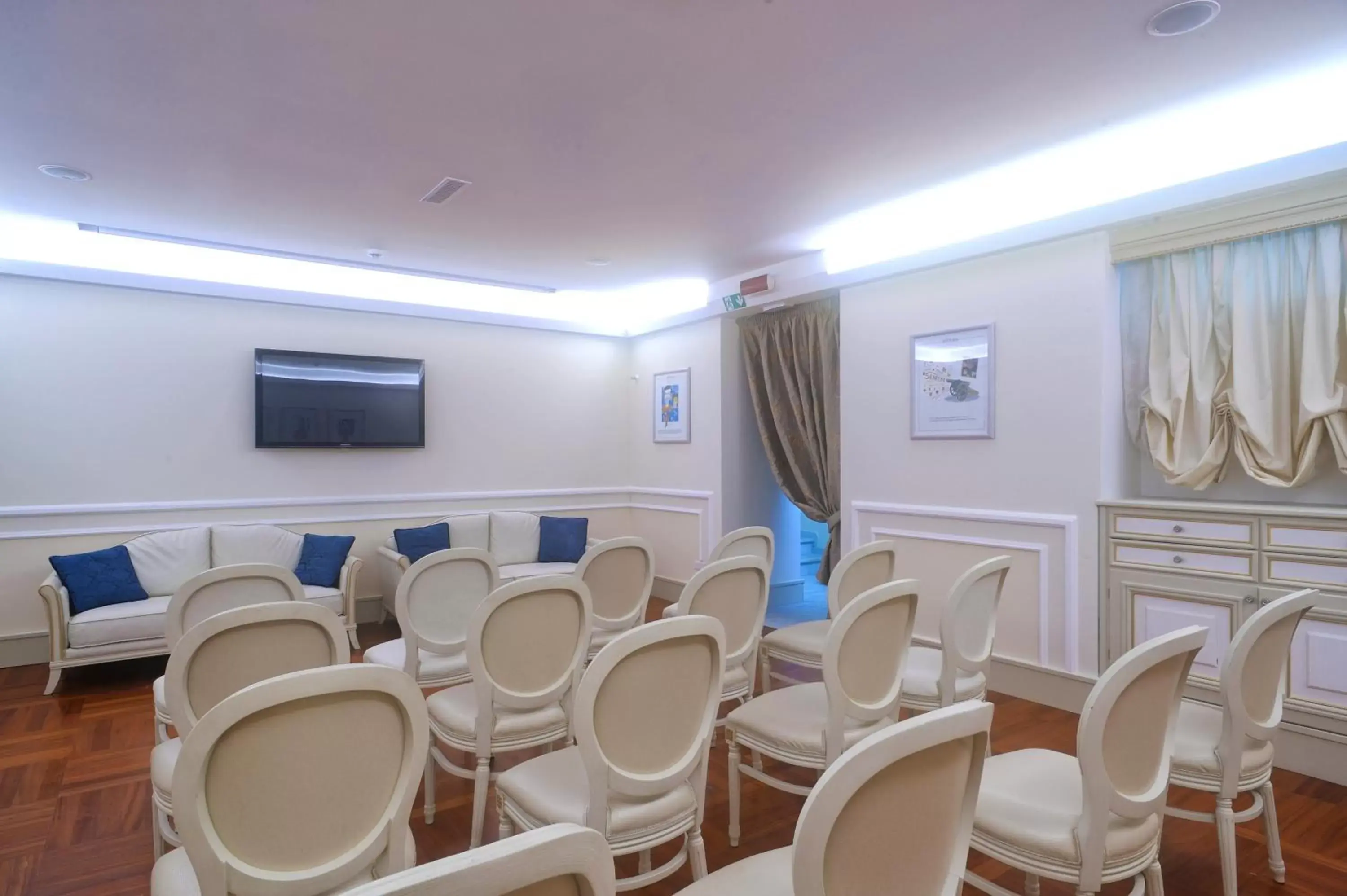 Business facilities in Hotel De Paris Sanremo