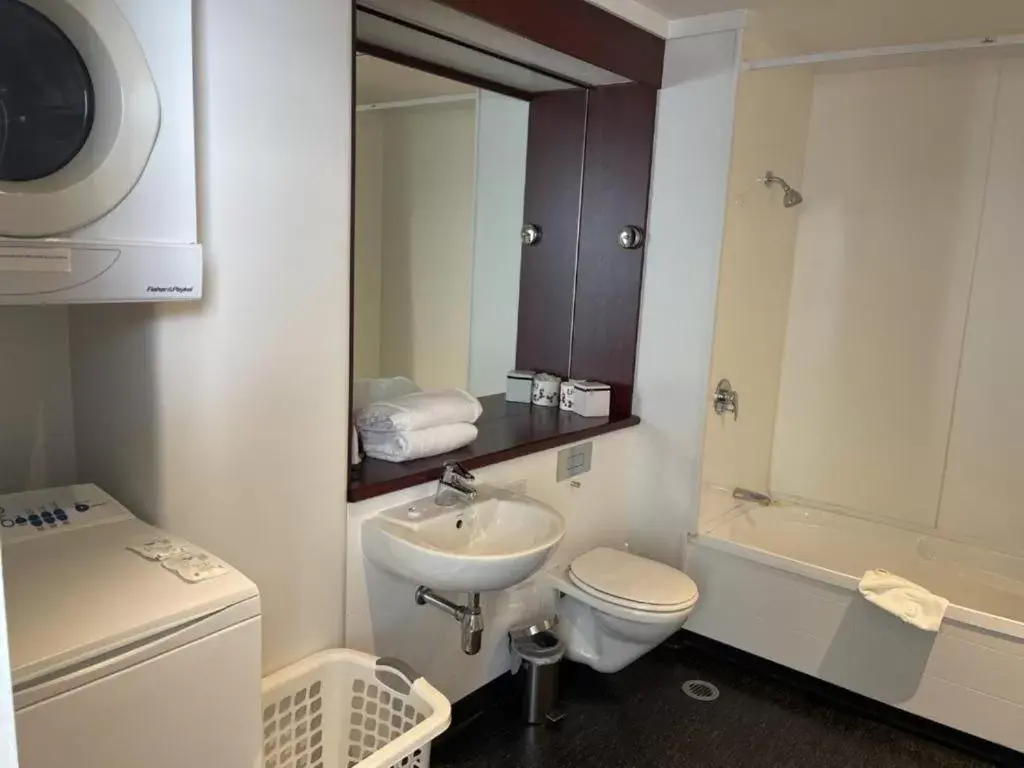 Bathroom in Quest Invercargill Serviced Apartments