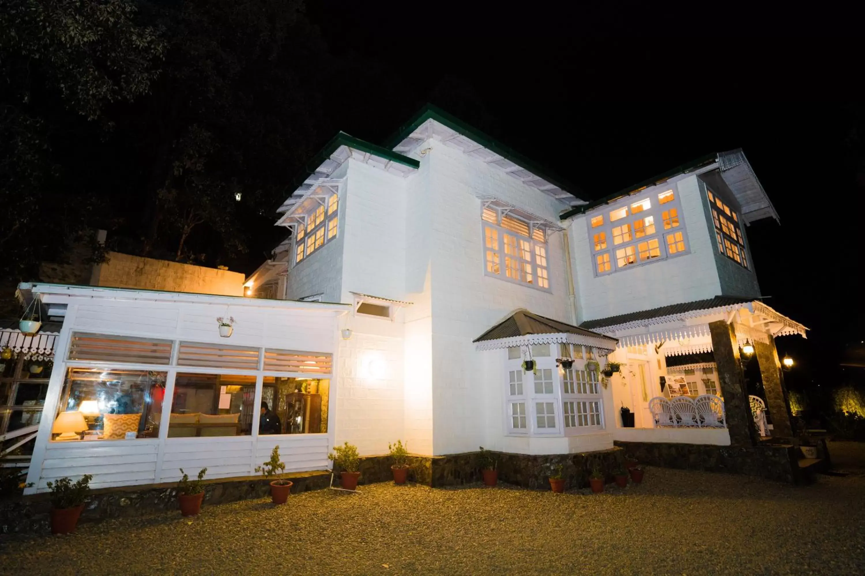 Property Building in Bhikampur Lodge By Howard Property Building in Bhikampur Lodge By Howard