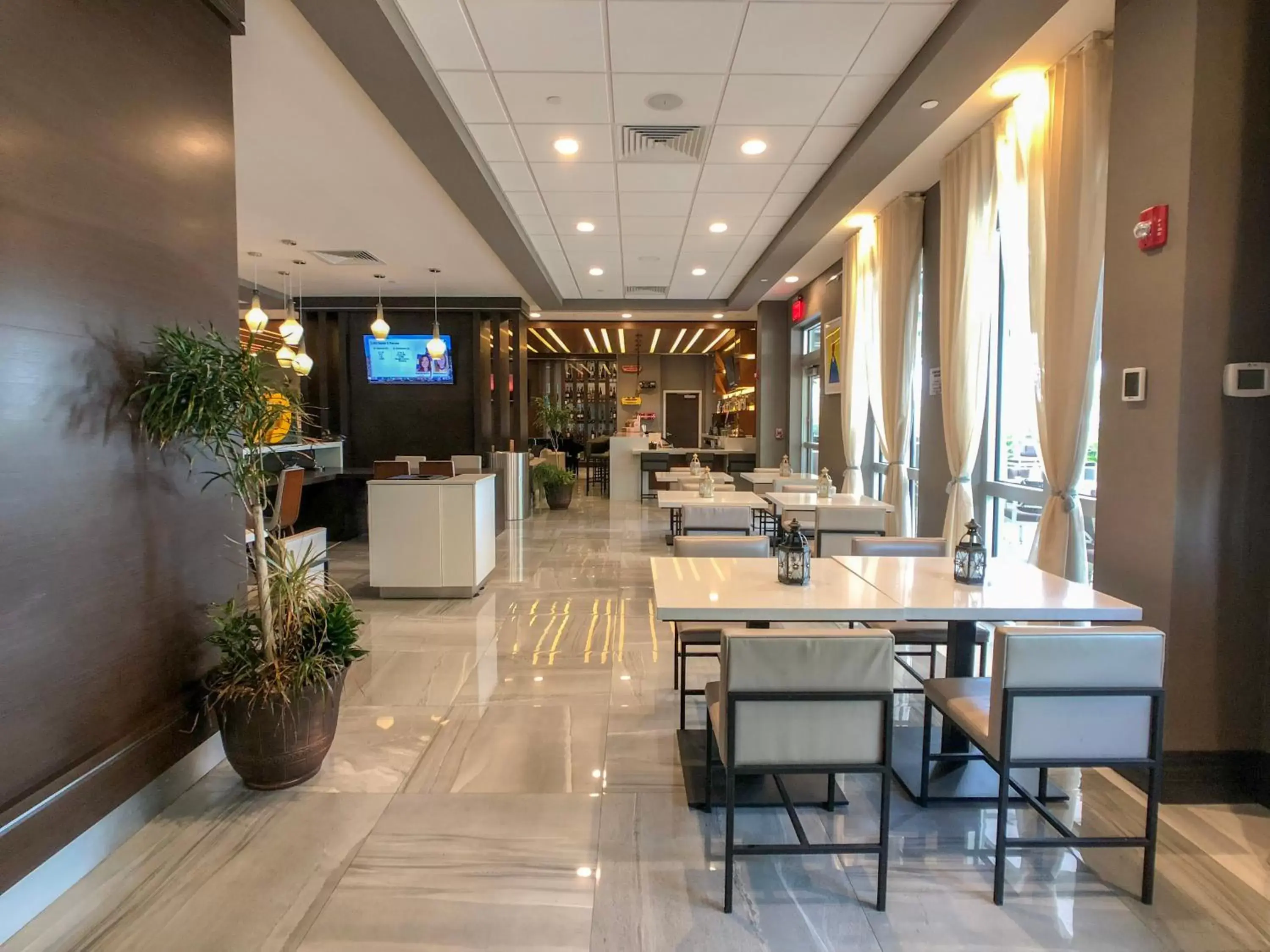 Restaurant/places to eat in Wingate by Wyndham Miami Airport