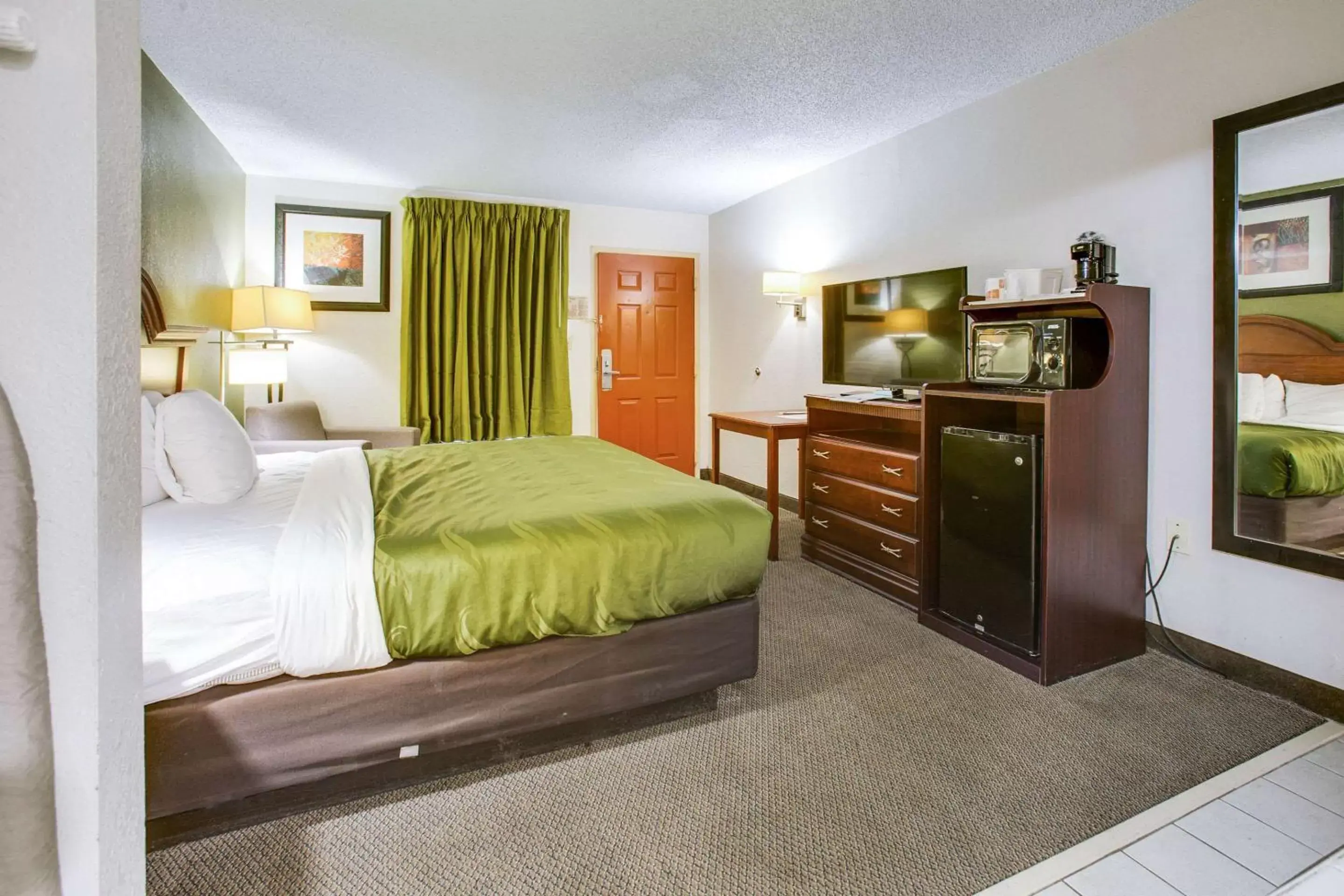 Bedroom in Quality Inn Fort Campbell