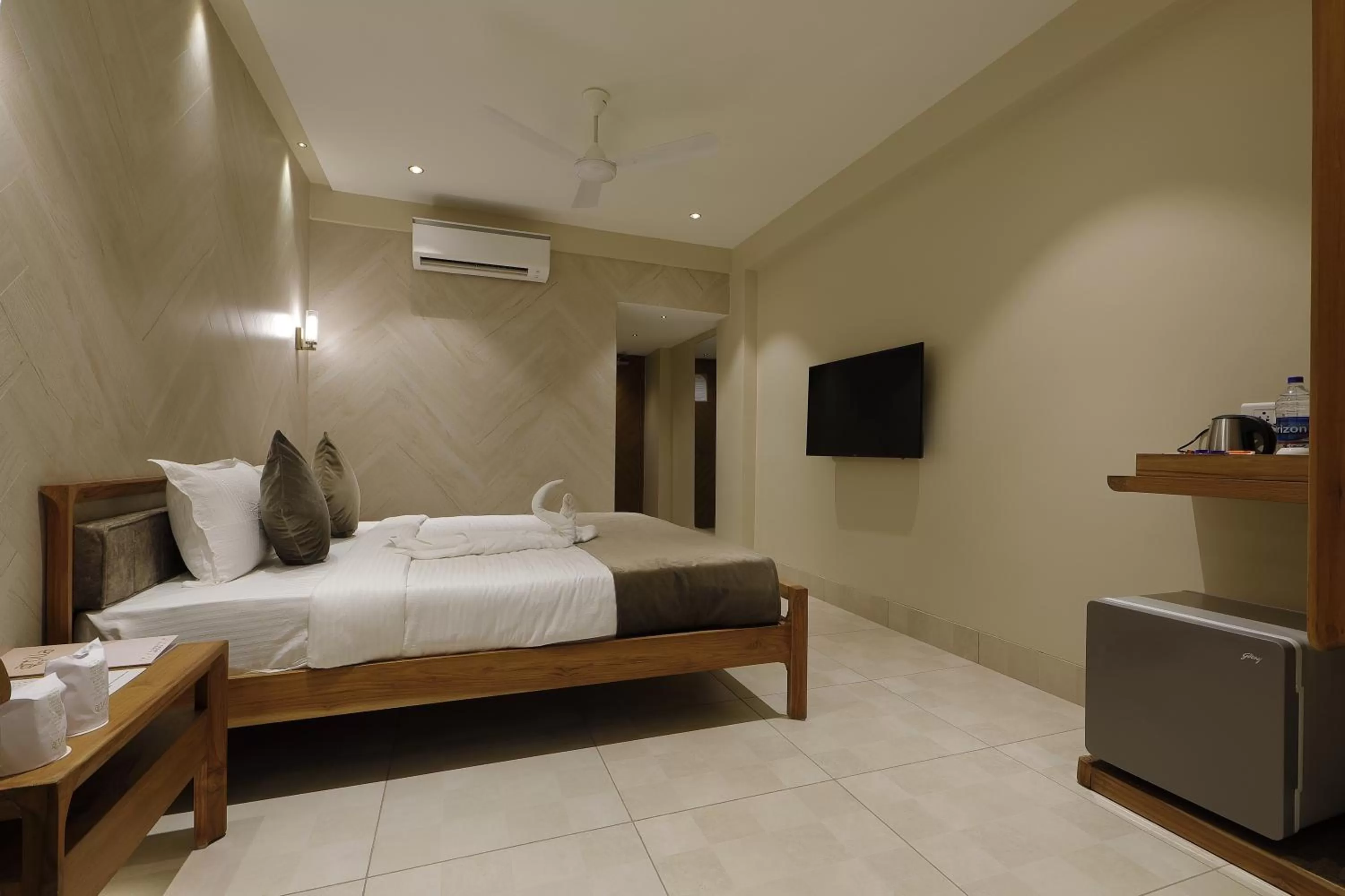 Photo of the whole room, Bed in Artilla Inn