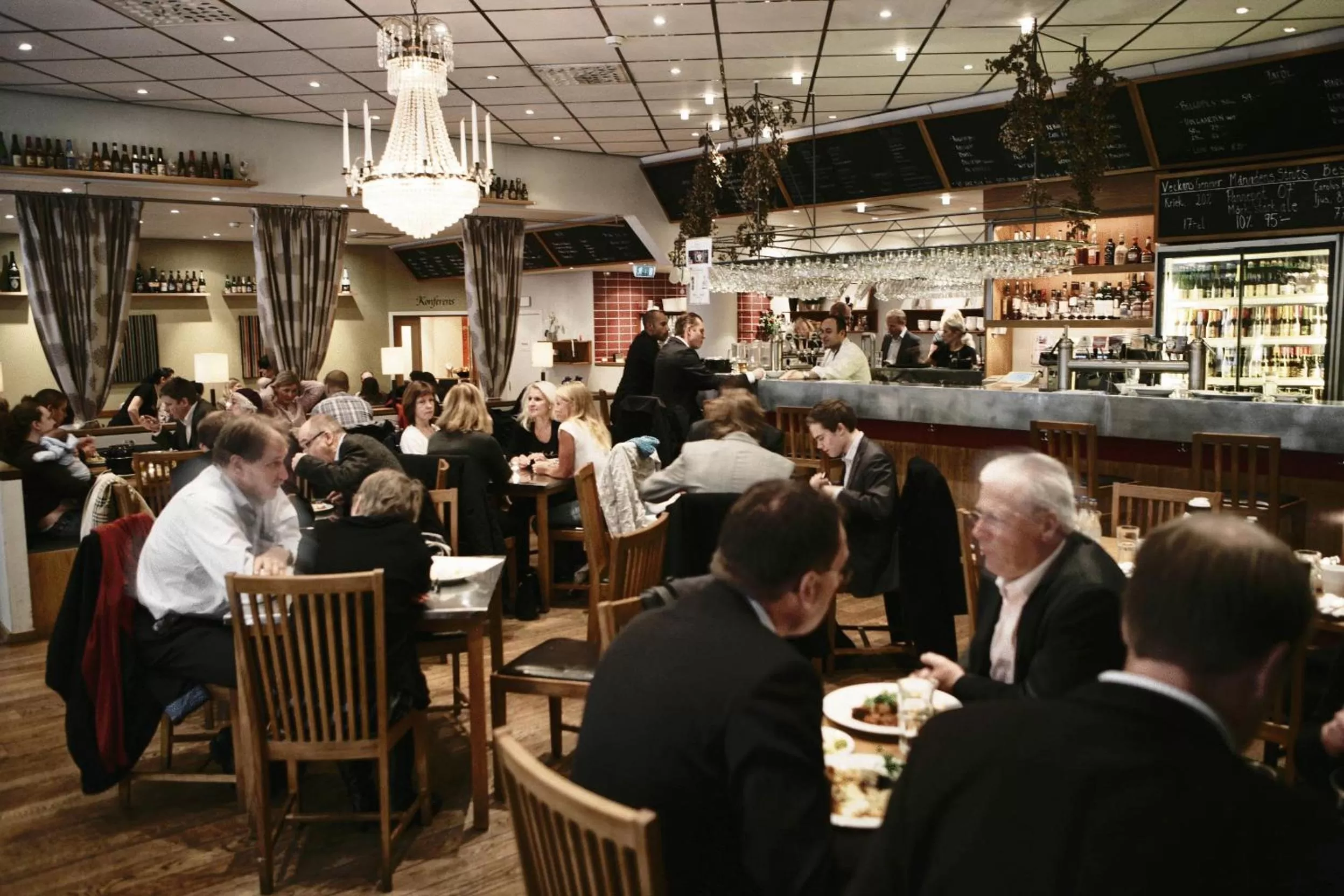 Restaurant/places to eat in Freys Hotel