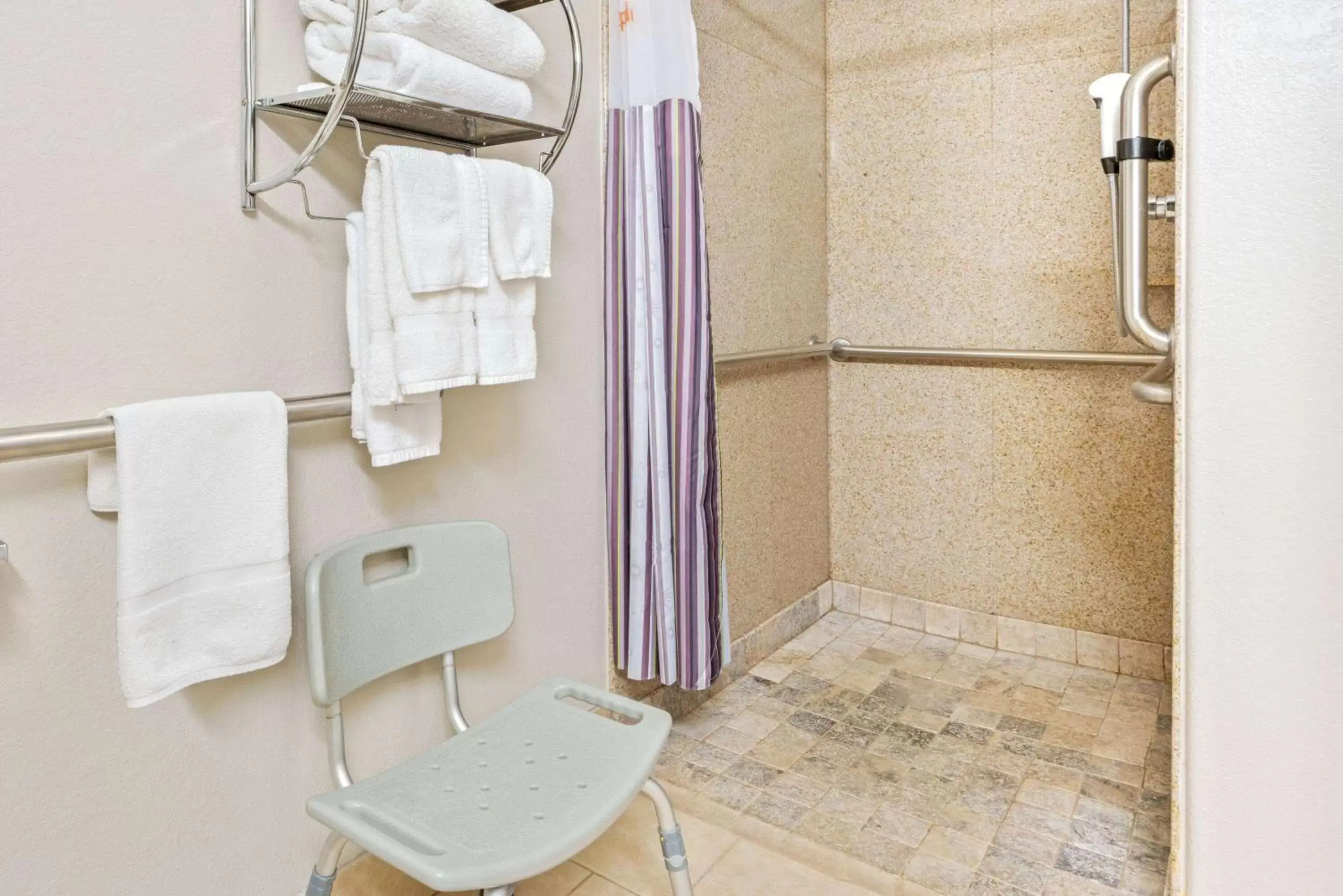 Shower, Bathroom in La Quinta by Wyndham Ada