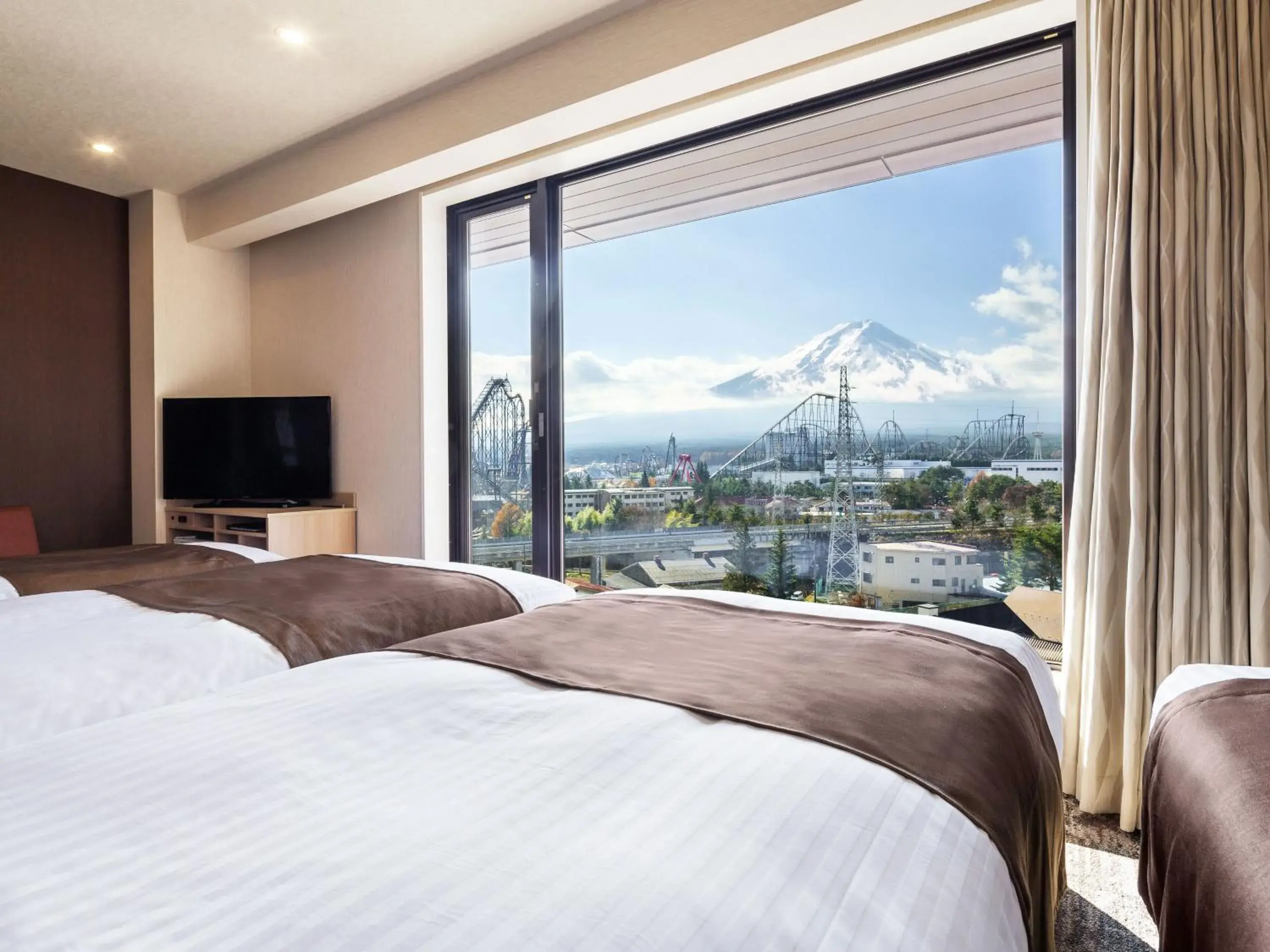 Bed, Mountain View in HOTEL MYSTAYS Fuji Onsen Resort
