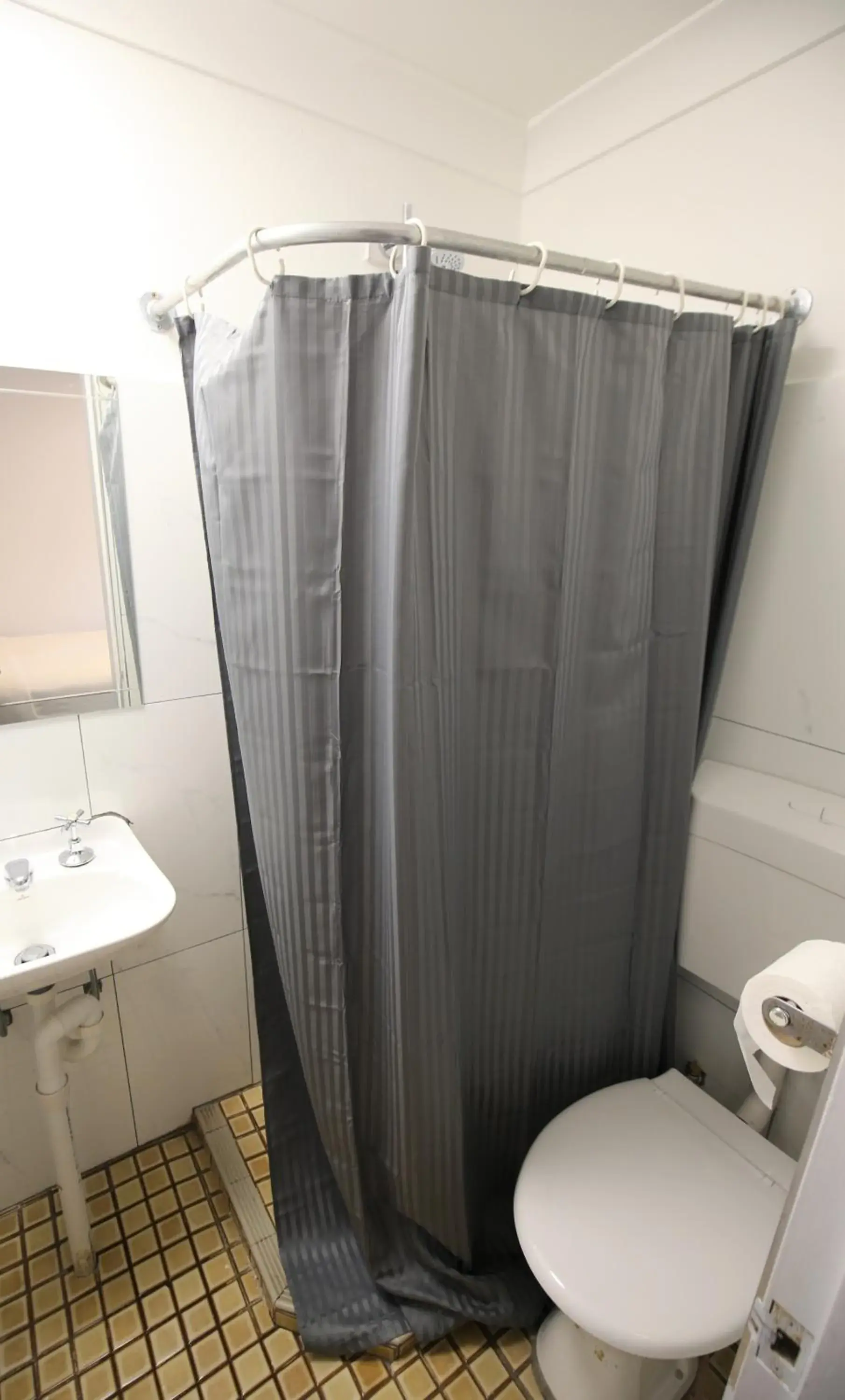 Bathroom in Newtown Budget Hotel