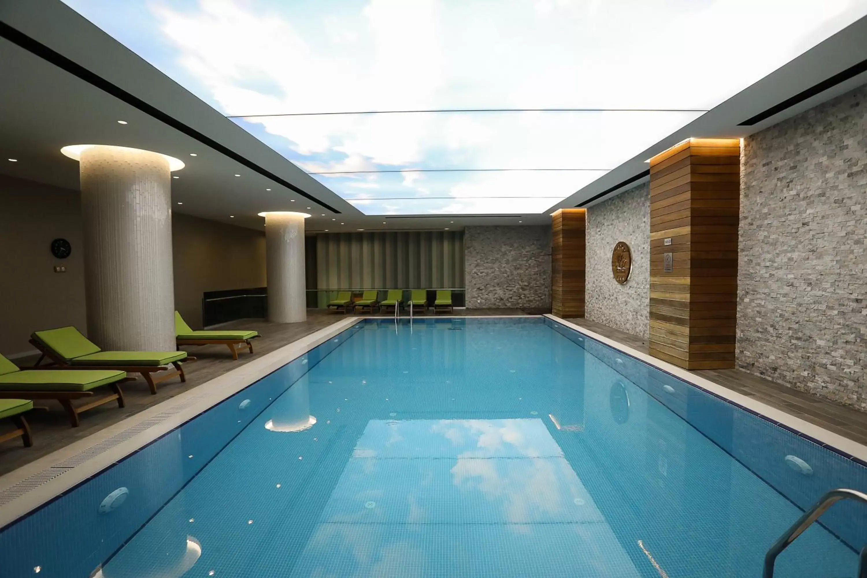 Swimming Pool in Ramada Plaza by Wyndham Istanbul Asia Airport
