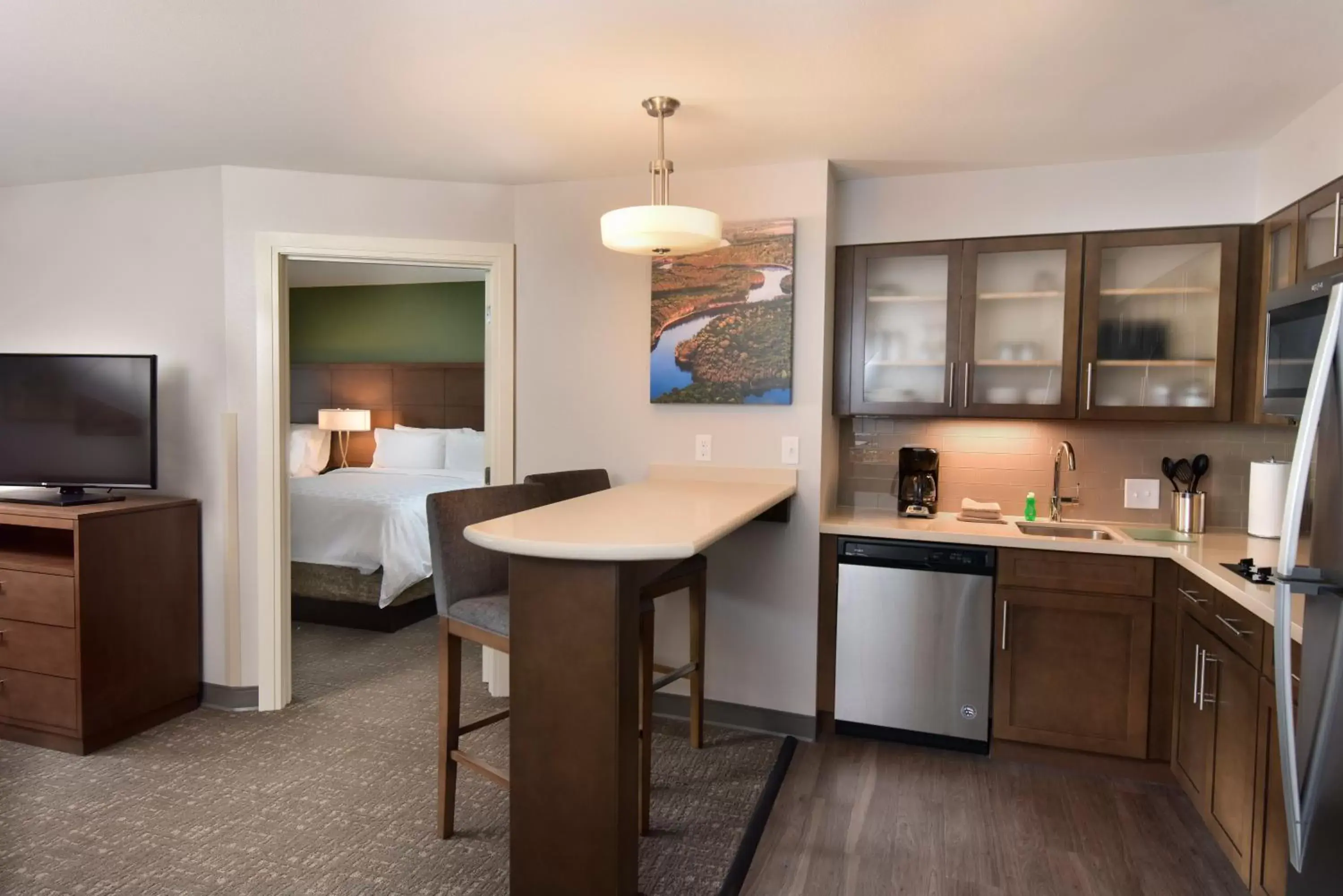 Photo of the whole room, Kitchen/Kitchenette in Staybridge Suites - Wisconsin Dells - Lake Delton, an IHG Hotel