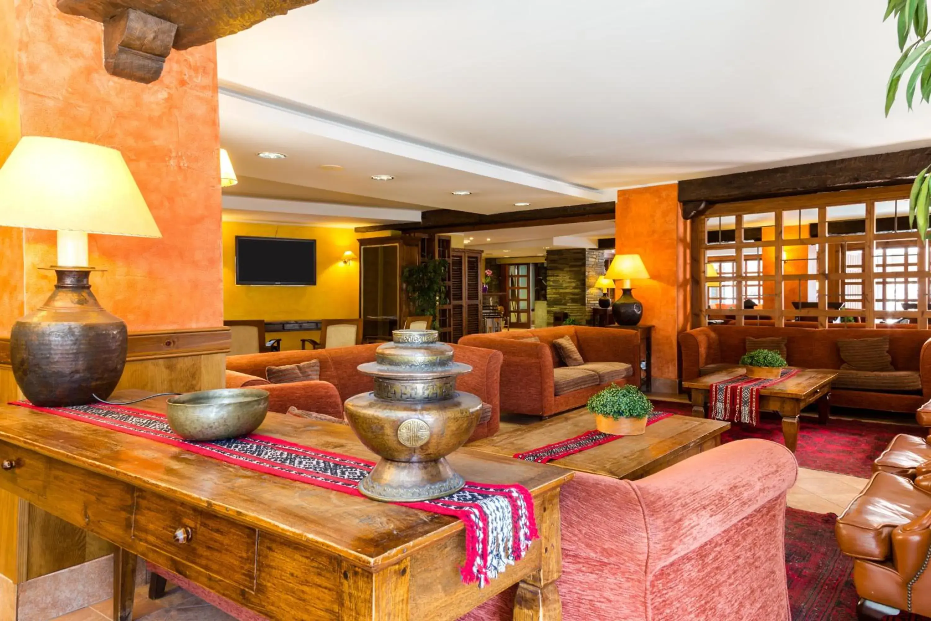Communal lounge/ TV room, Lounge/Bar in Hotel Himàlaia Soldeu