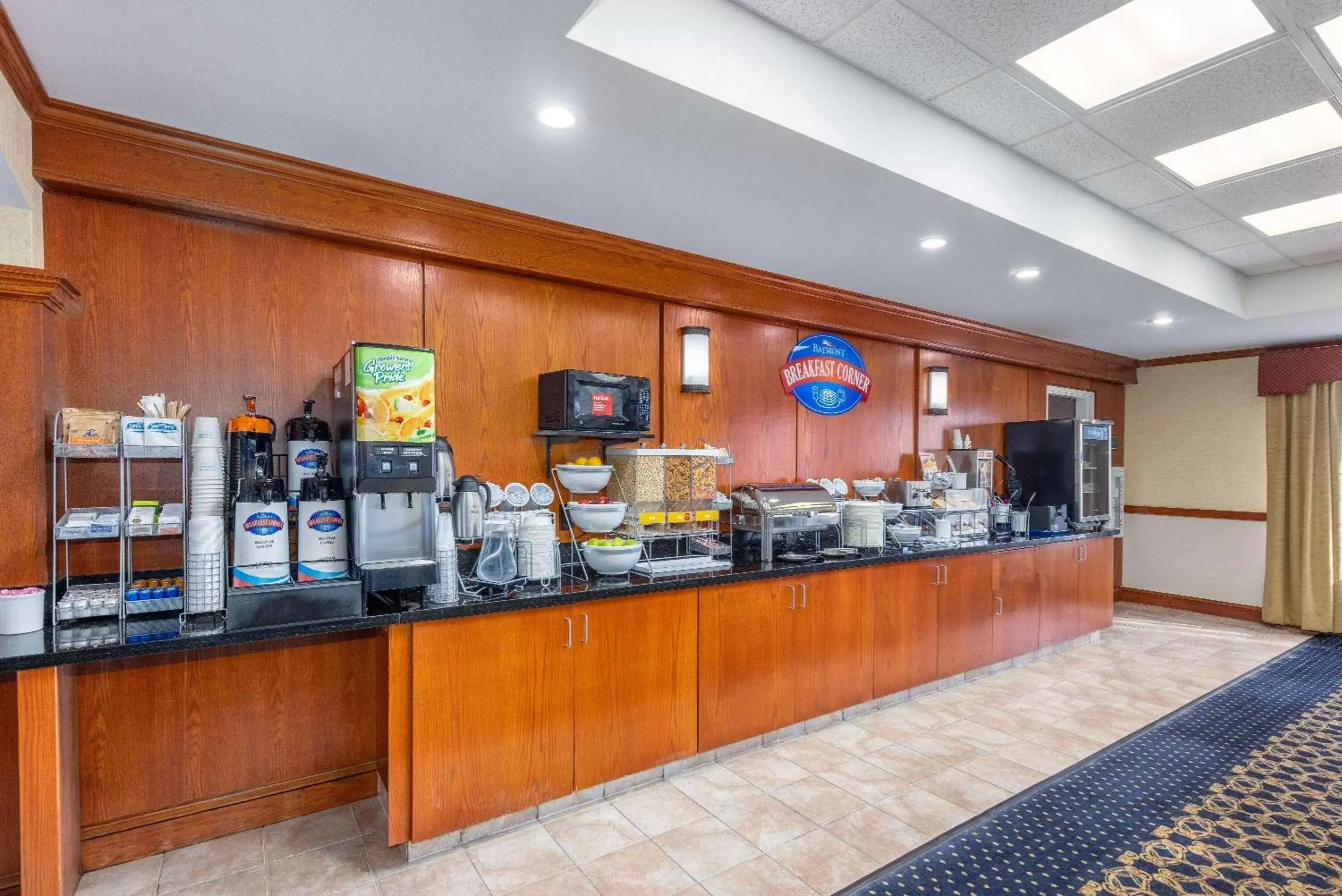 Breakfast in Baymont by Wyndham Pratt Breakfast in Baymont by Wyndham Pratt