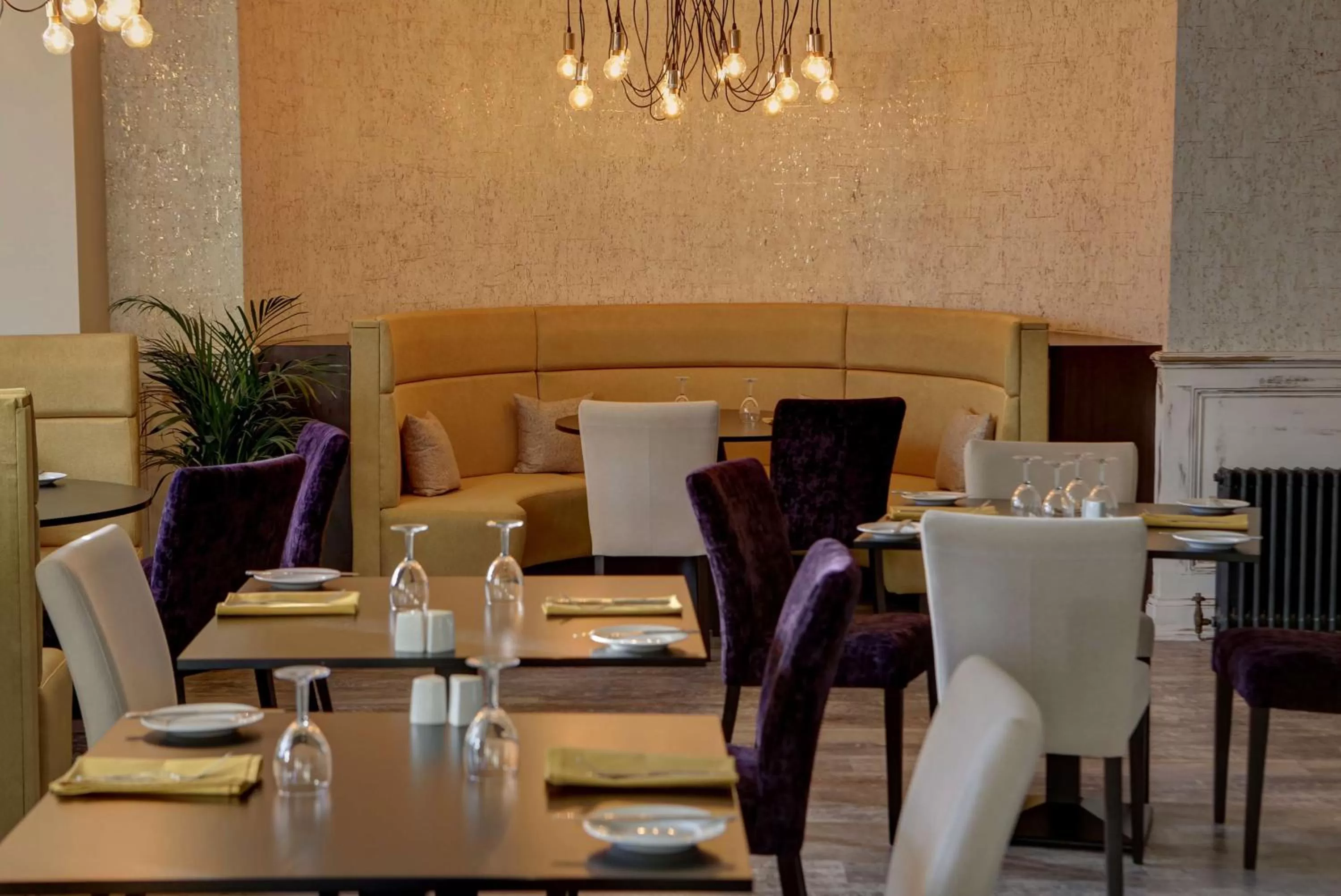 Restaurant/places to eat in Burlington Hotel, BW Premier Collection by Best Western