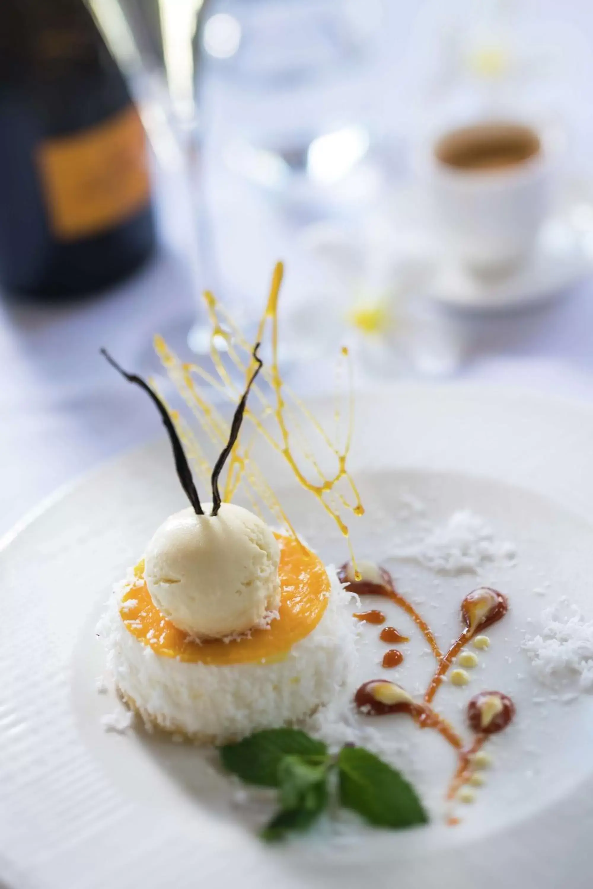 Restaurant/places to eat in Hilton Moorea Lagoon Resort & Spa Restaurant/places to eat in Hilton Moorea Lagoon Resort & Spa