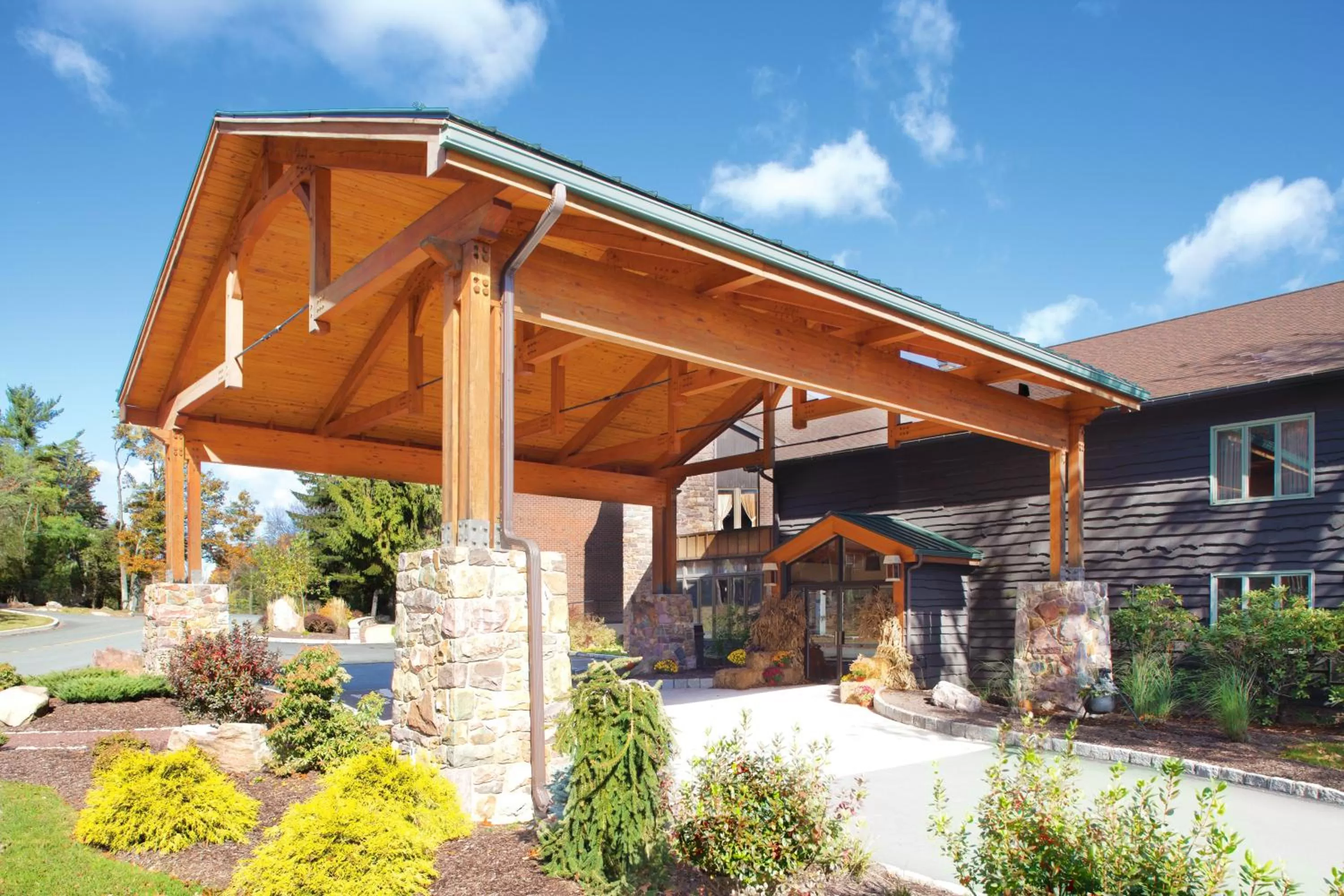 Facade/entrance in Split Rock Resort