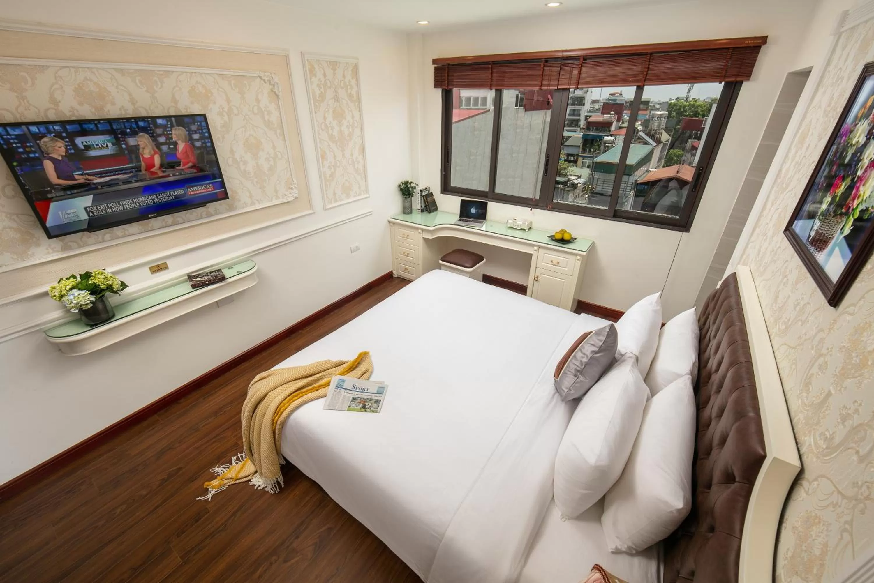 TV and multimedia in TrangTrang Boutique Hotel