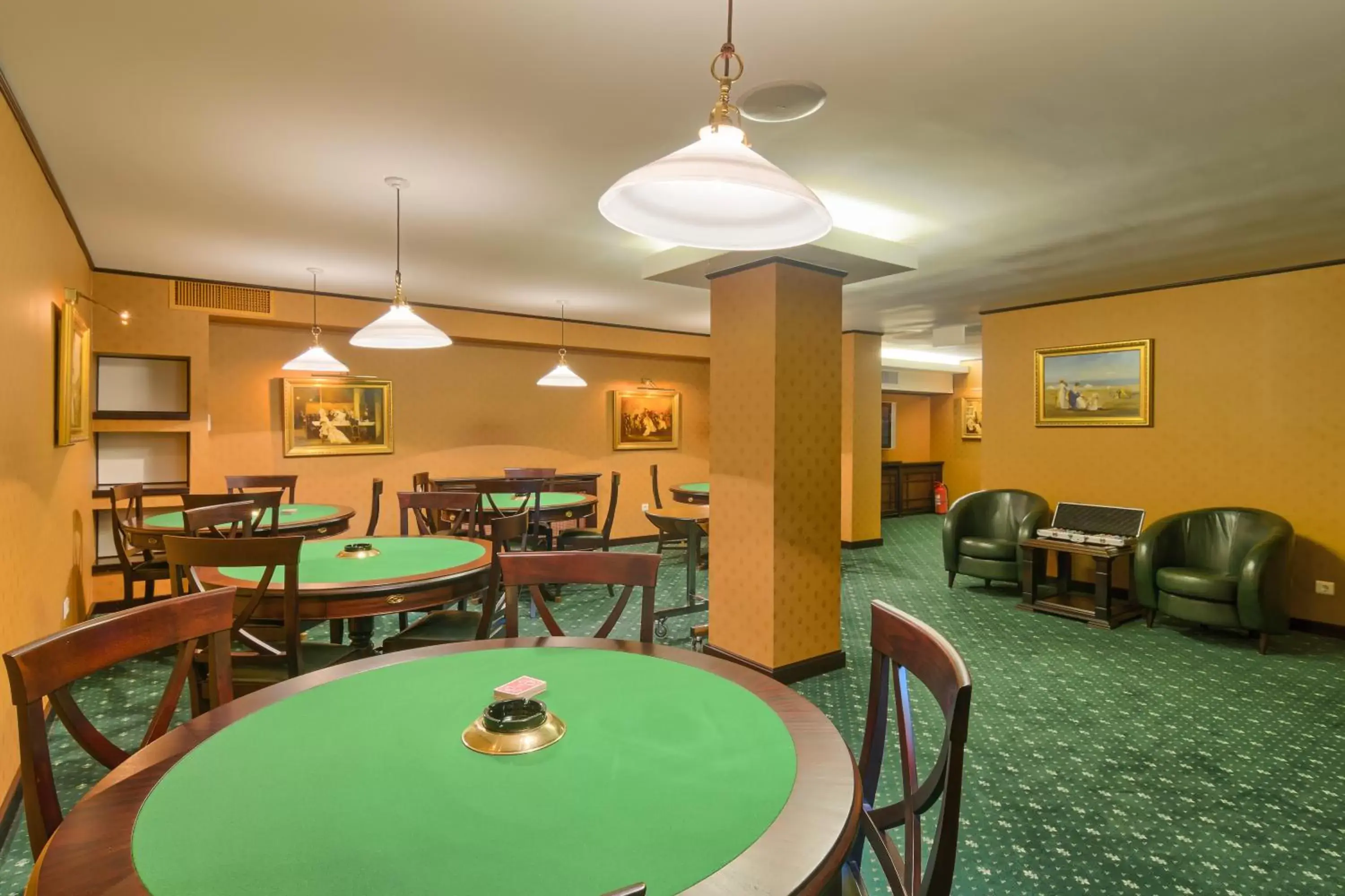 Game Room, Restaurant/Places to Eat in Hotel Snagov Club