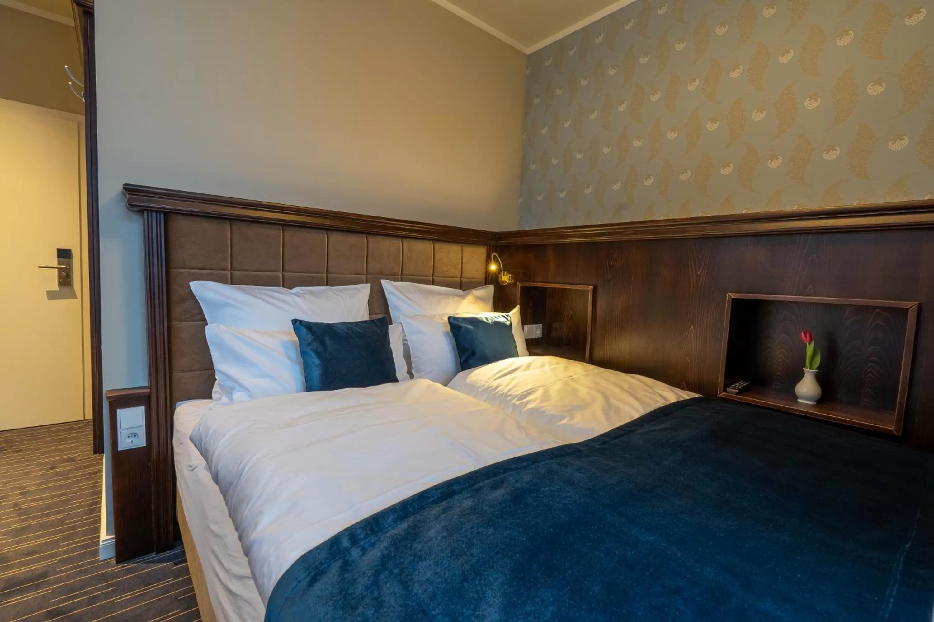 Photo of the whole room, Bed in QUARTIER 5 Hotel & Restaurant, Sächsische Schweiz