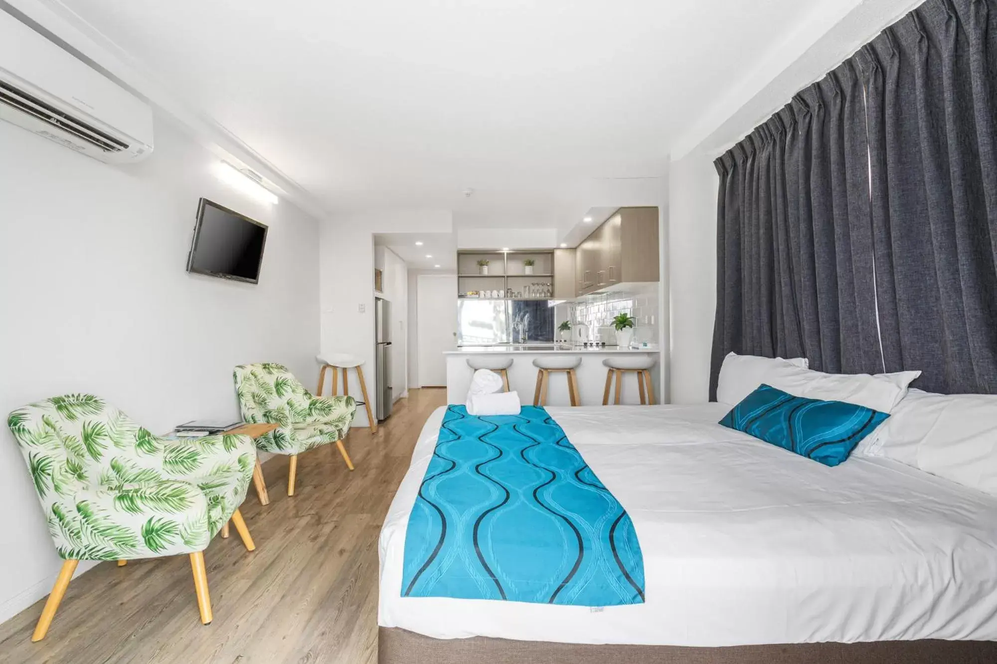 Bed in Bayview Tower Bed in Bayview Tower