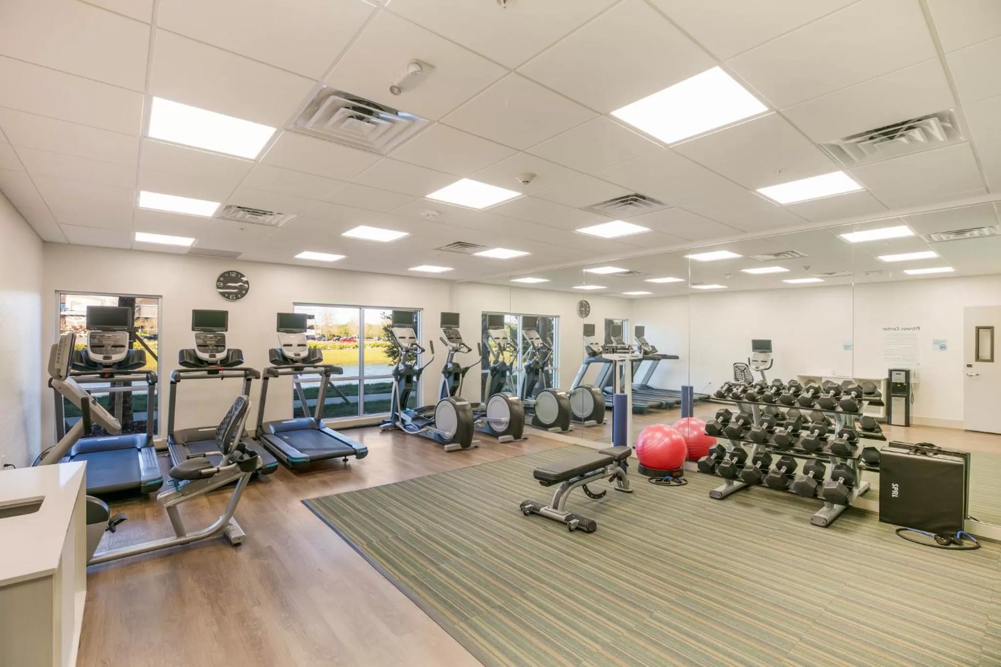 Fitness centre/facilities in Holiday Inn Express & Suites Jacksonville - Town Center by IHG