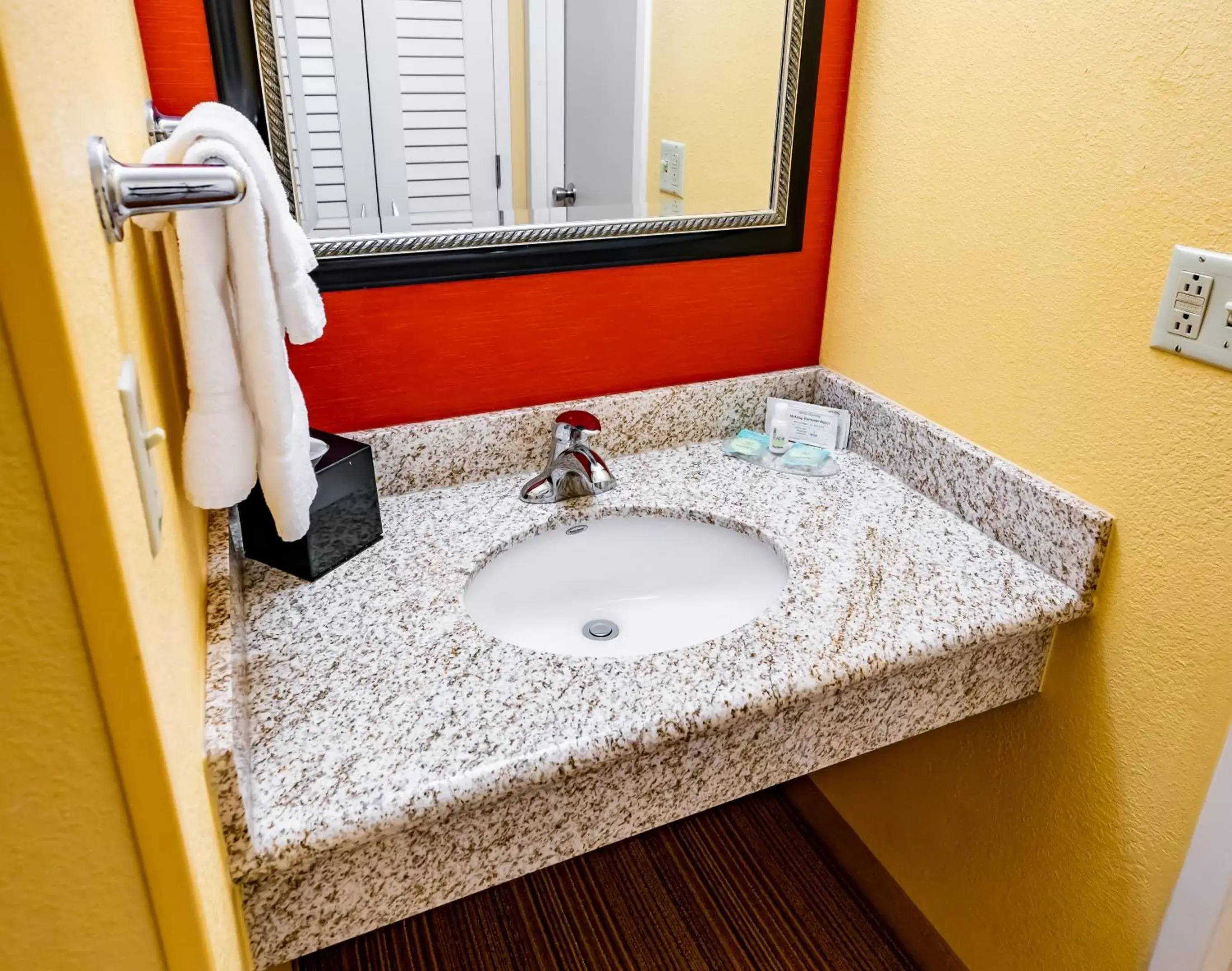 Bathroom in Sonesta Select Bettendorf