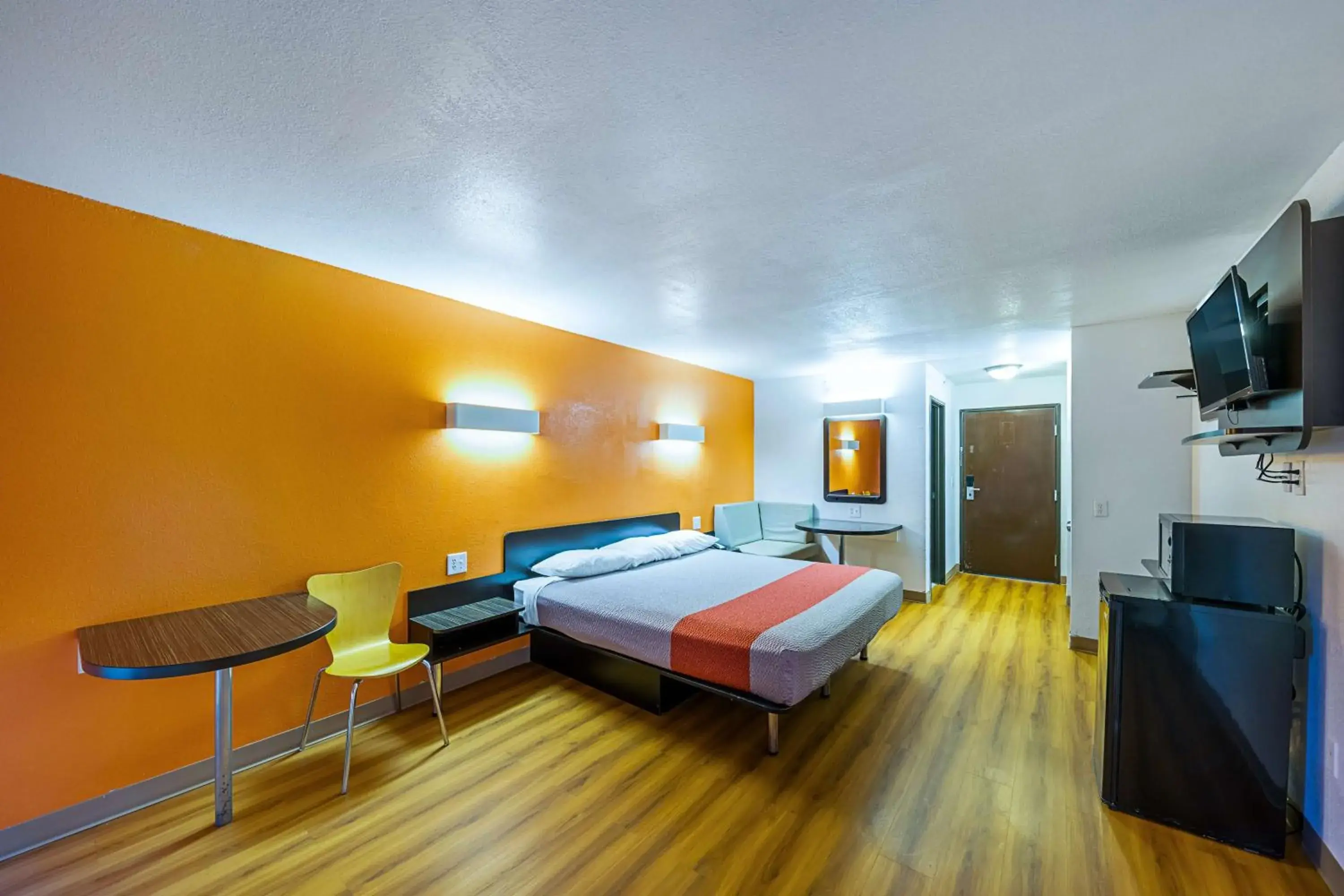 Photo of the whole room in Motel 6-Amarillo, TX