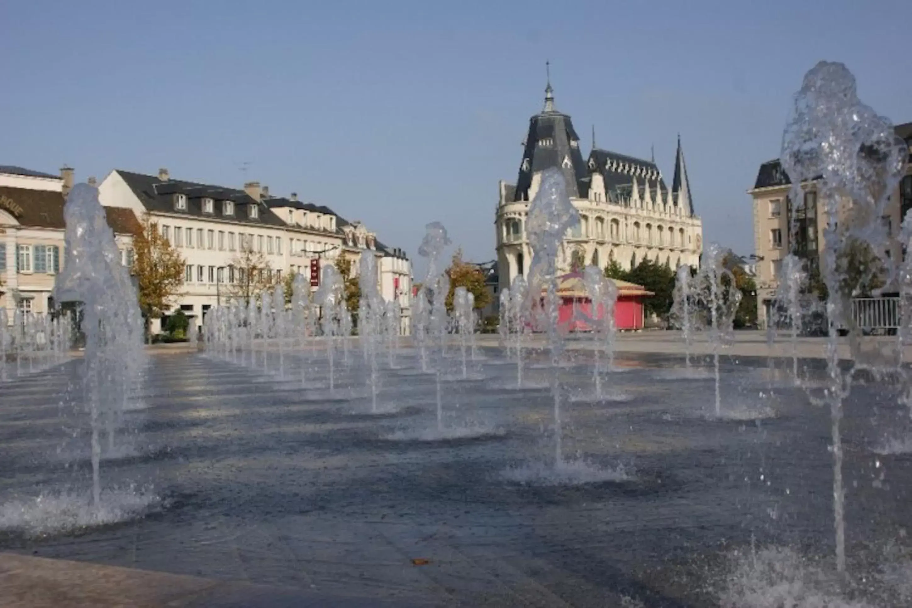 Nearby landmark, Property Building in Première Classe Chartres Sud - Barjouville