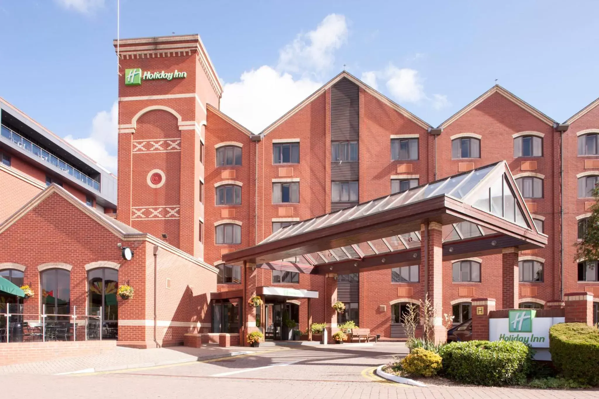 Property Building in Holiday Inn Lincoln, an IHG Hotel